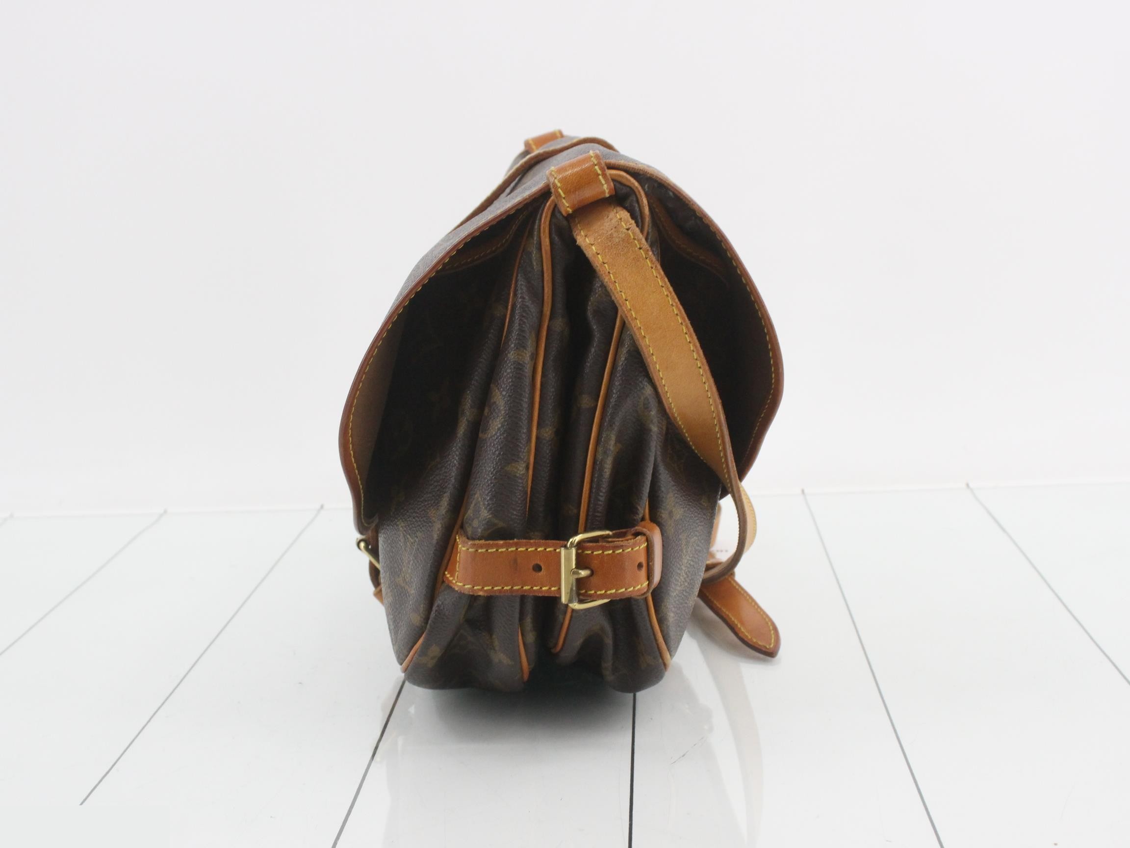 Monogram Saumur 30 Shoulder Bag M42256 — view 4