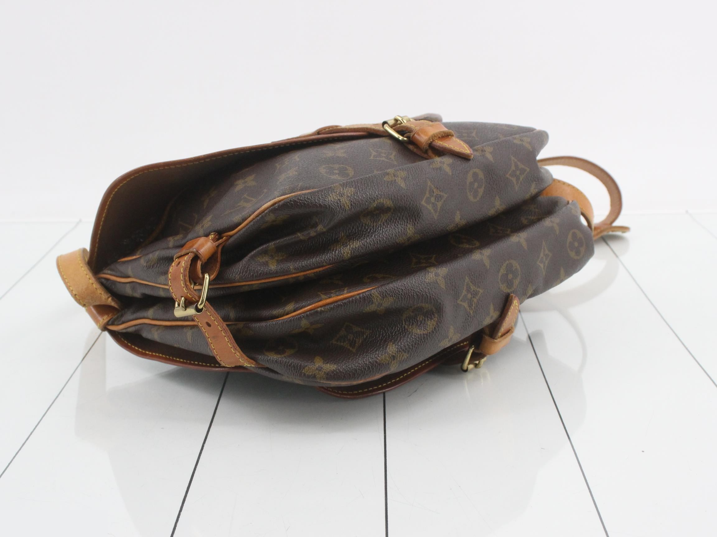 Monogram Saumur 30 Shoulder Bag M42256 — view 5