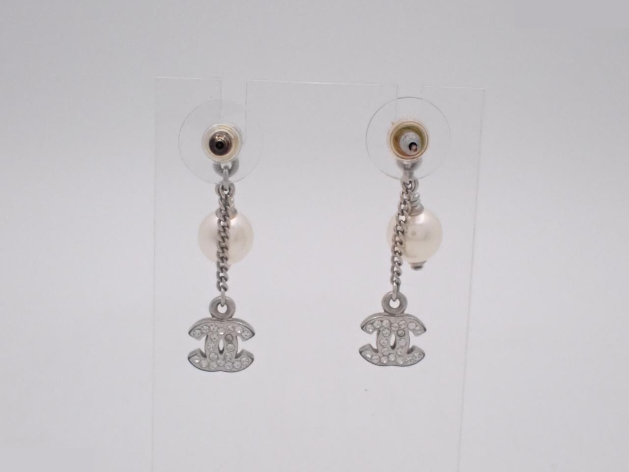 earrings — view 2