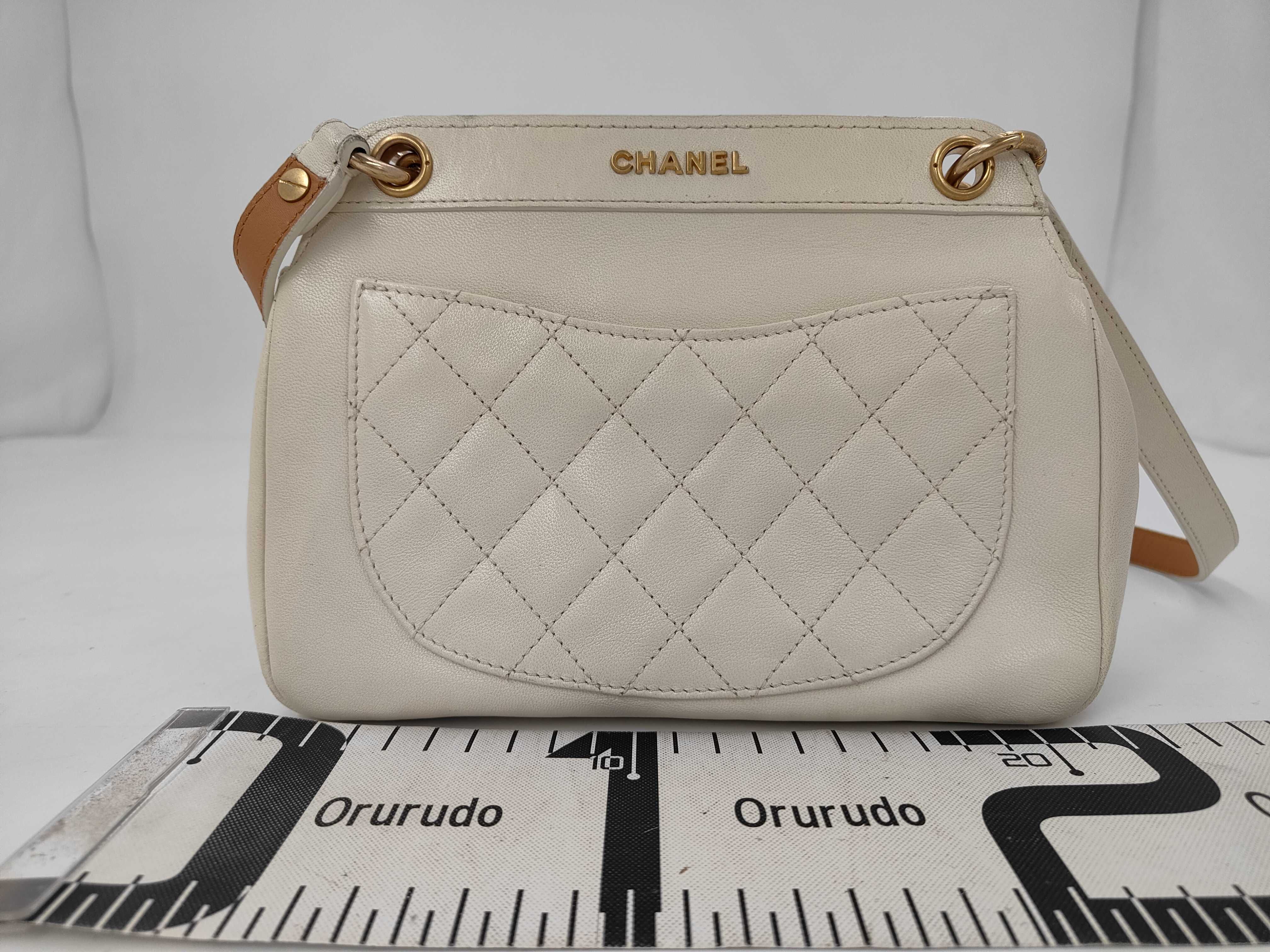Lambskin Matelassé Shoulder Bag (White) — view 2