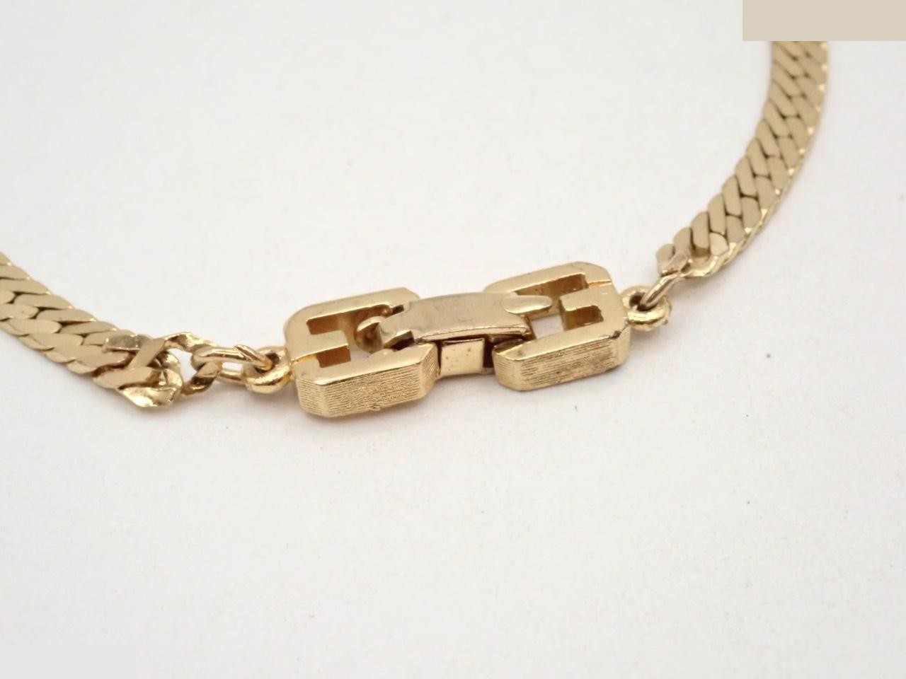Other lines: Precious metal bracelets and bangles (metal), wrist circumference approximately 18 cm. — view 3