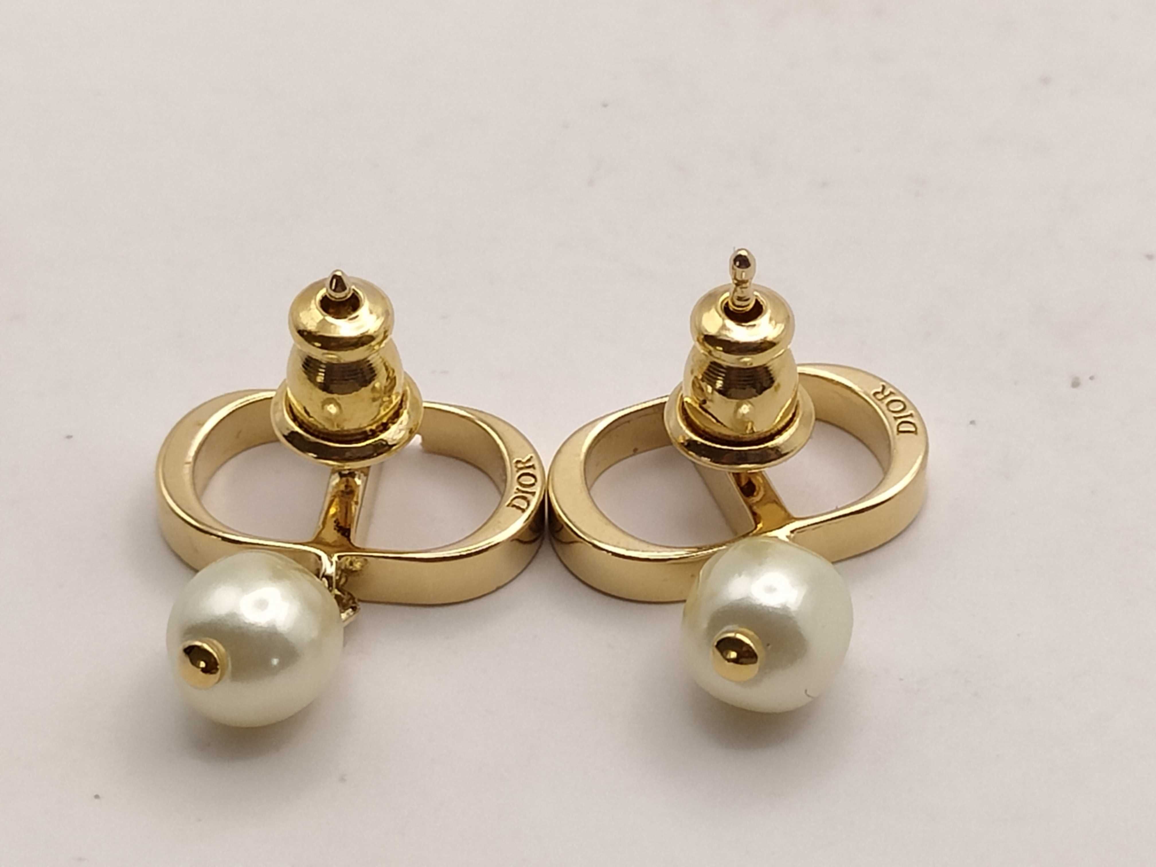 Petite CD Resin Pearl Earrings — view 4