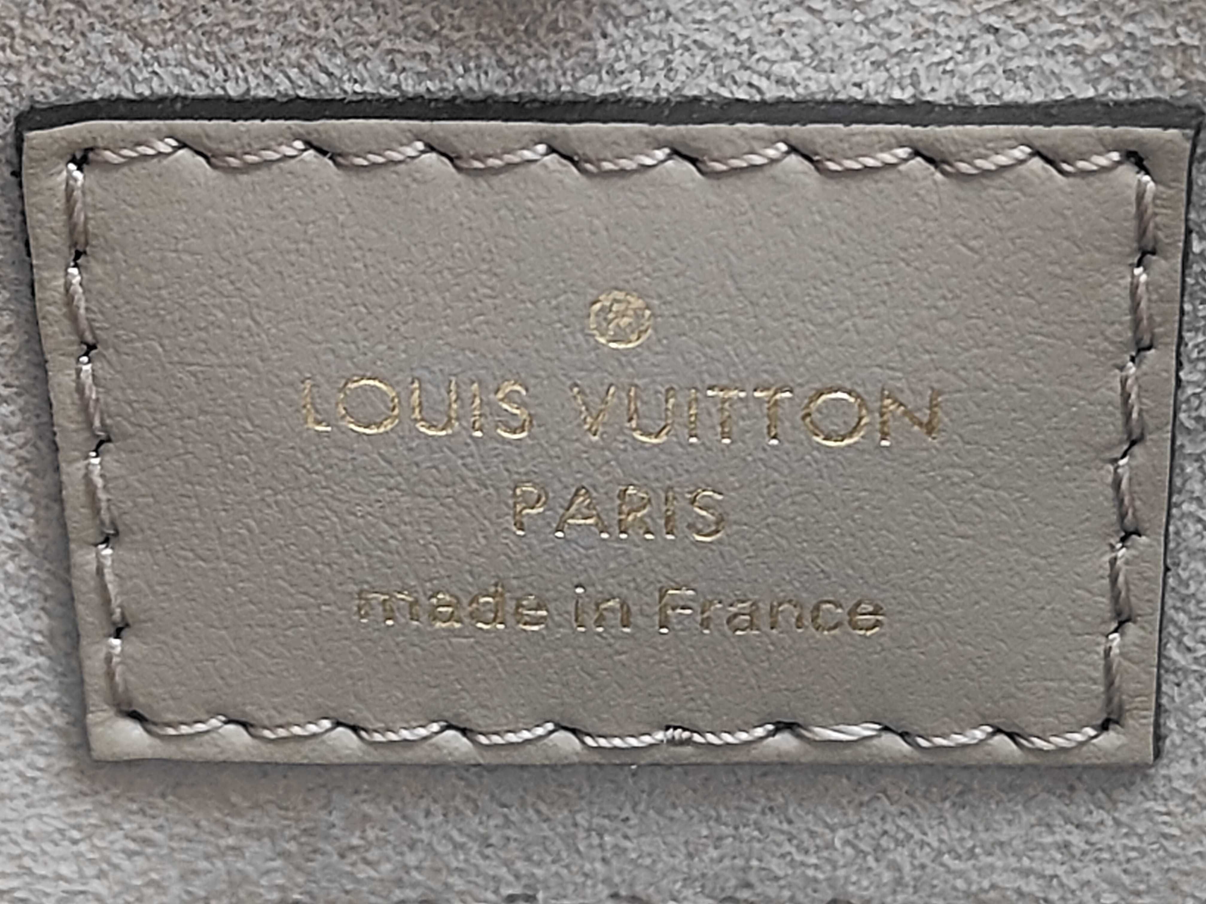 M45494 Empreinte OnTheGo MM Tourtrere/Crème Handbag — view 10