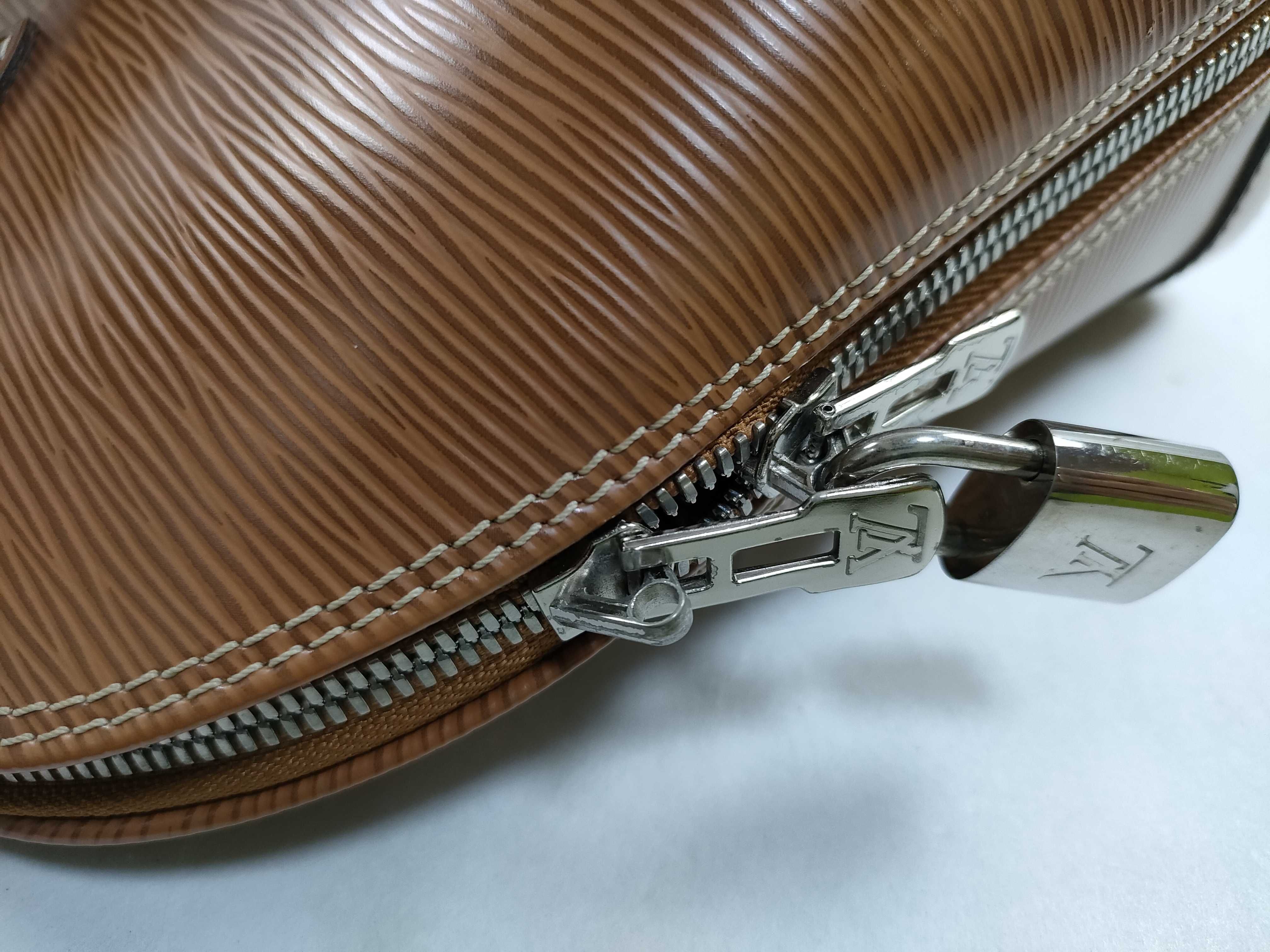 Epi Alma M52801 Brown FL0096 Handbag — view 7