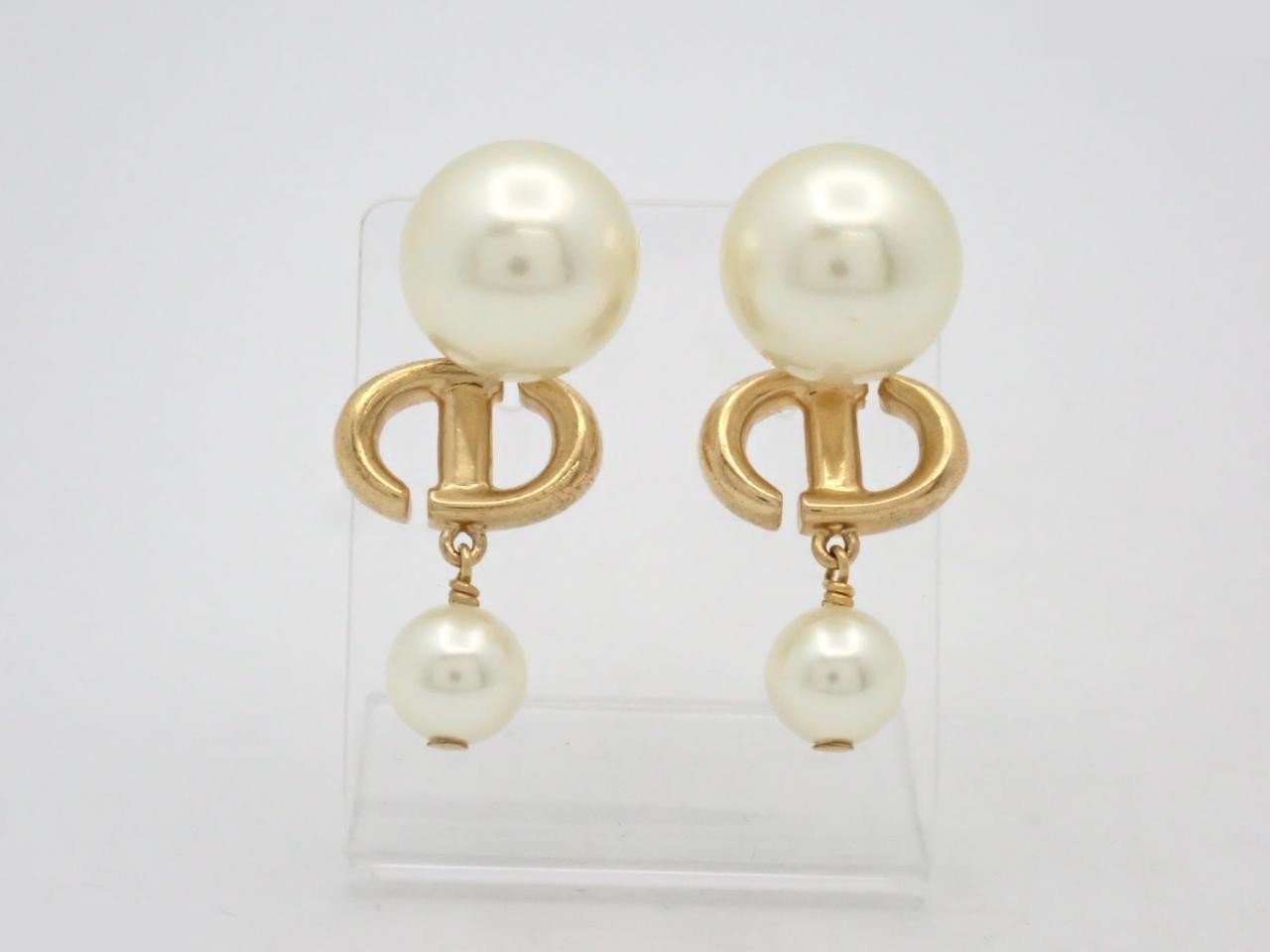 Gold earrings — view 2