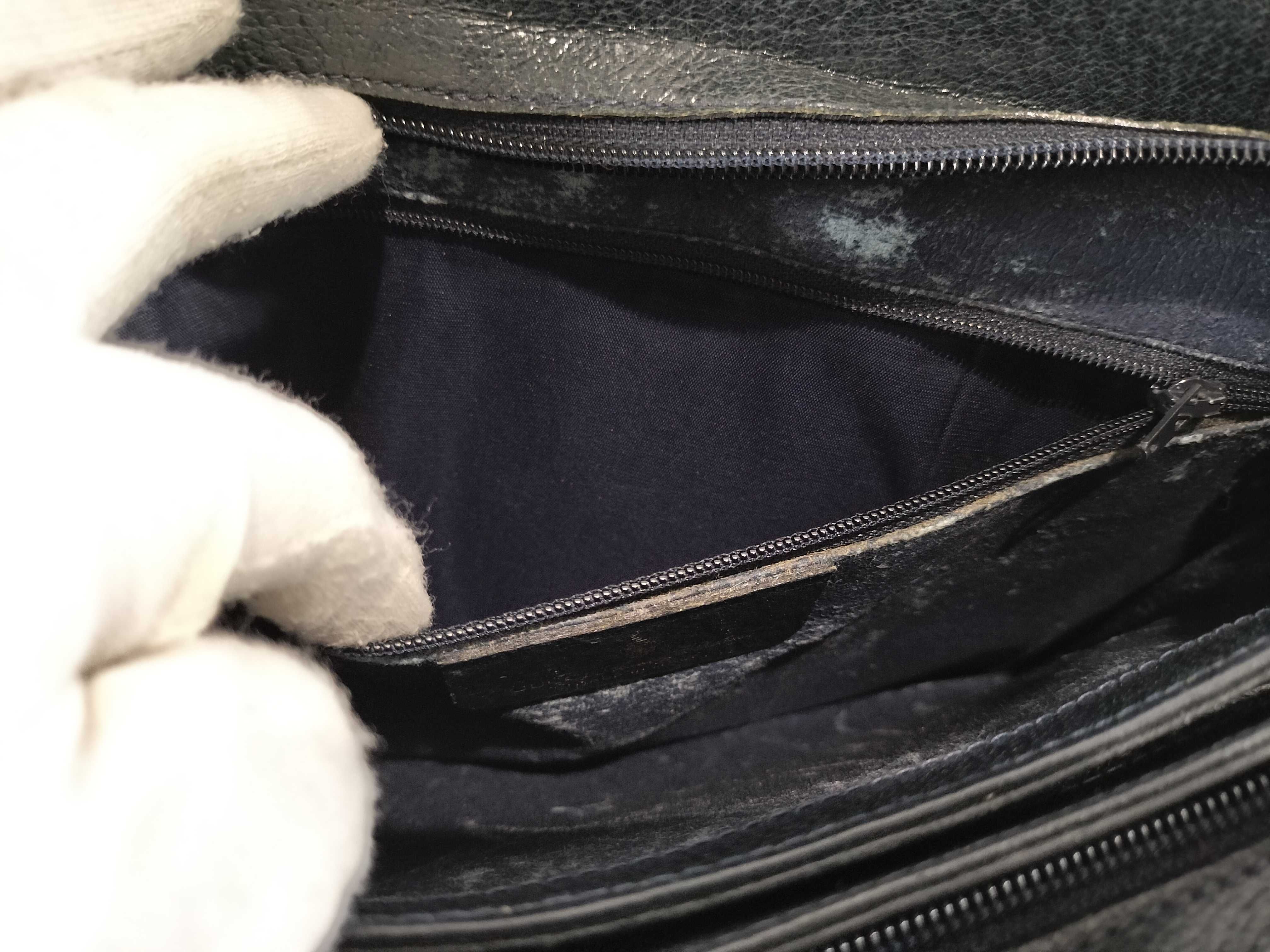 GG Supreme Shoulder Bag — view 11