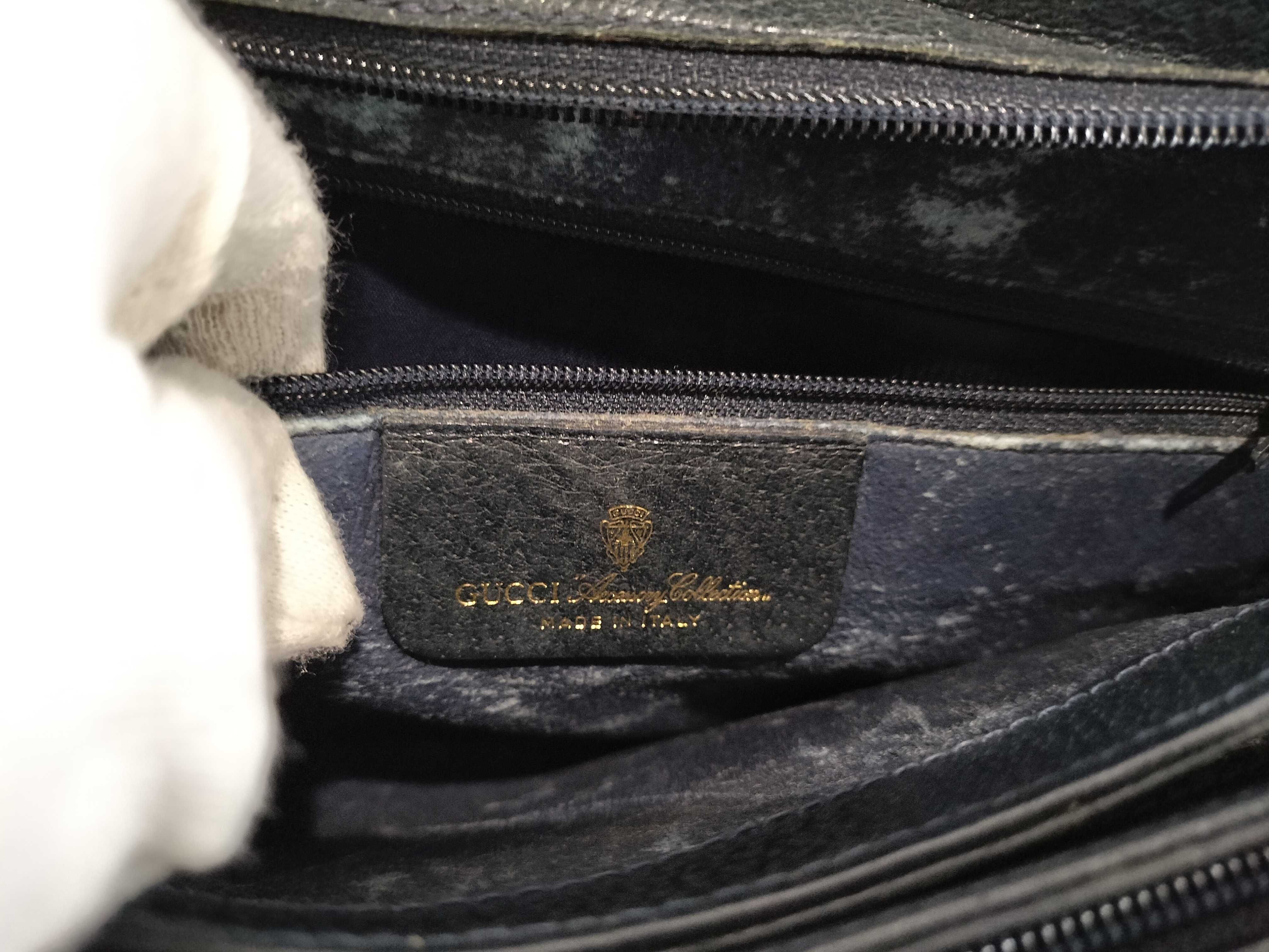 GG Supreme Shoulder Bag — view 12