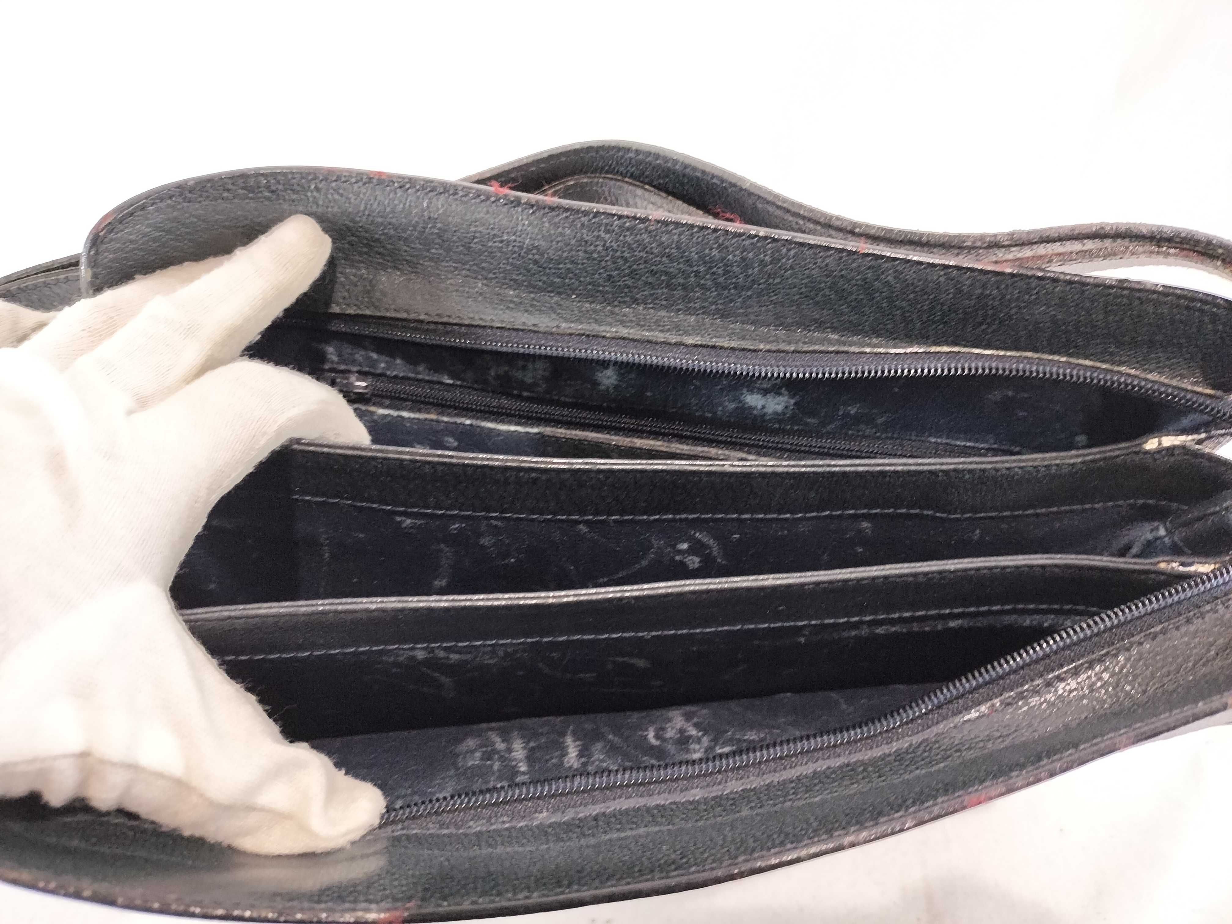 GG Supreme Shoulder Bag — view 10