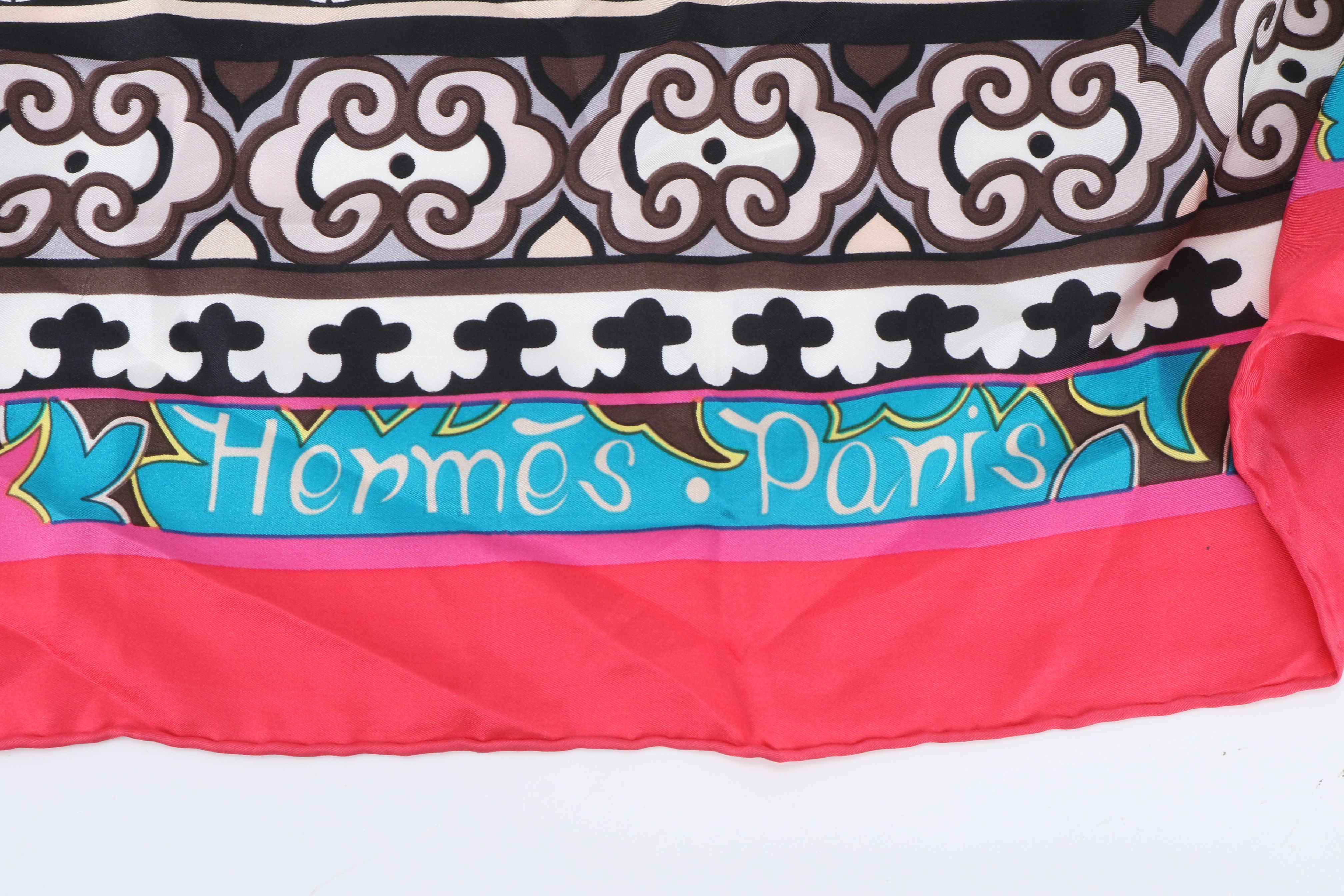 Carre 140 "Géant" (Woman with Wind Footprints) Scarf, with tags, 100% Silk, Other accessories — view 6