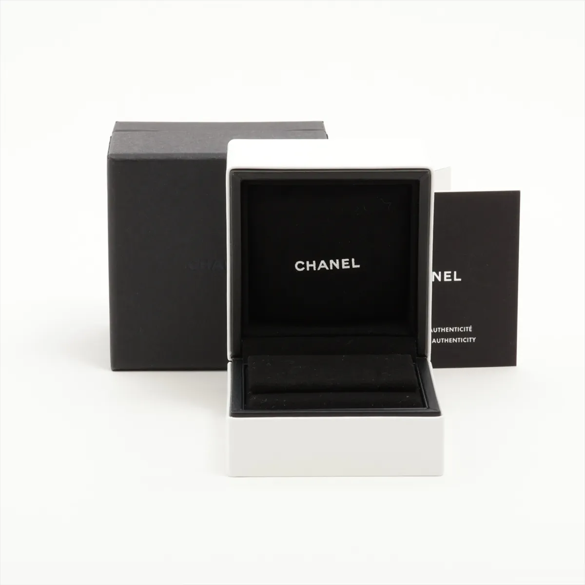 Coco Crush Diamond Ear Cuff 750(WG) 2.5g CM4688 J12154 — view 6