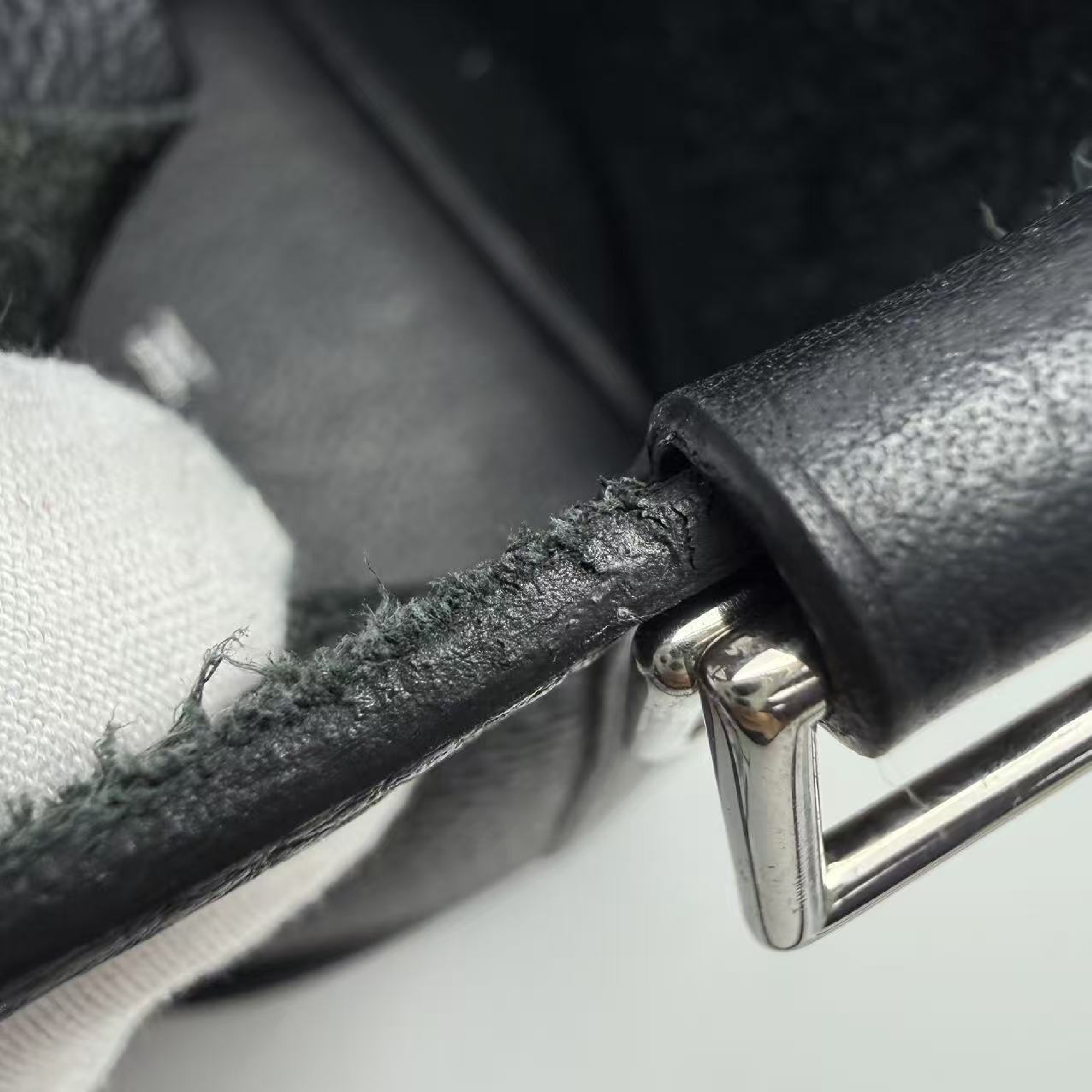 Picotan Cowhide Handbag R Handbag — view 14