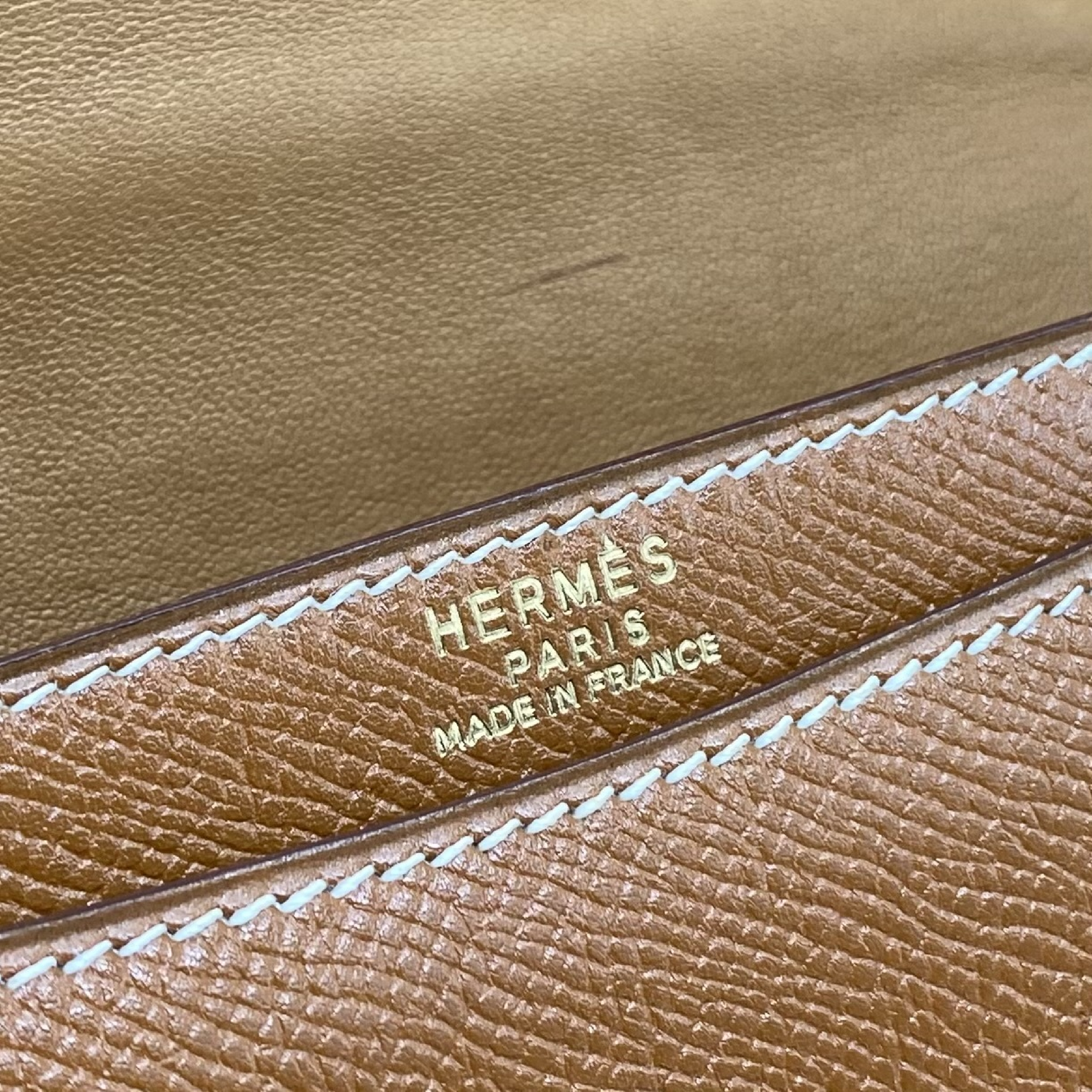 Medor Courchevel Shoulder Bag S Stamp Shoulder Bag — view 9