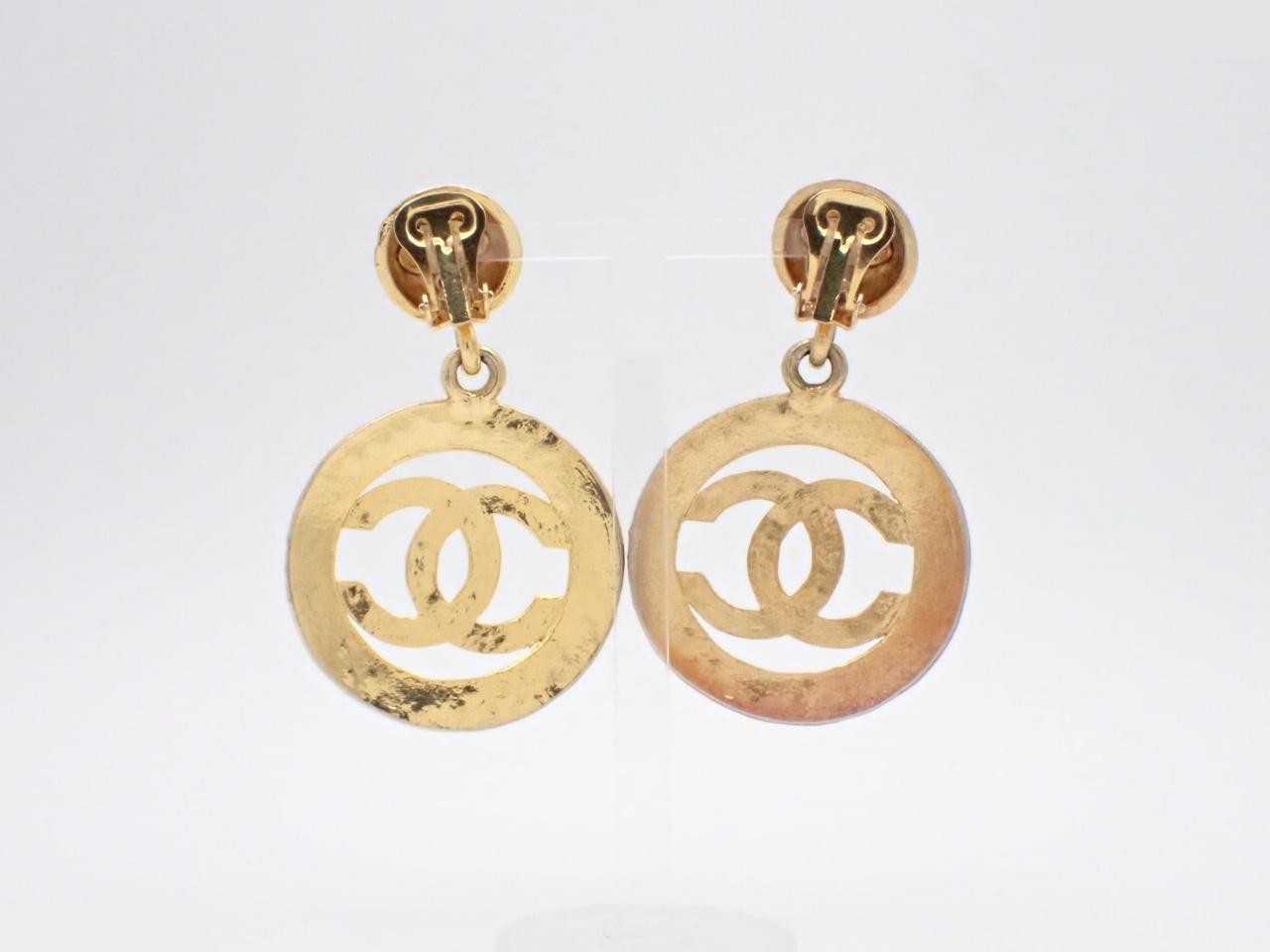 Vintage Classic (Precious Metal) Earrings — view 2