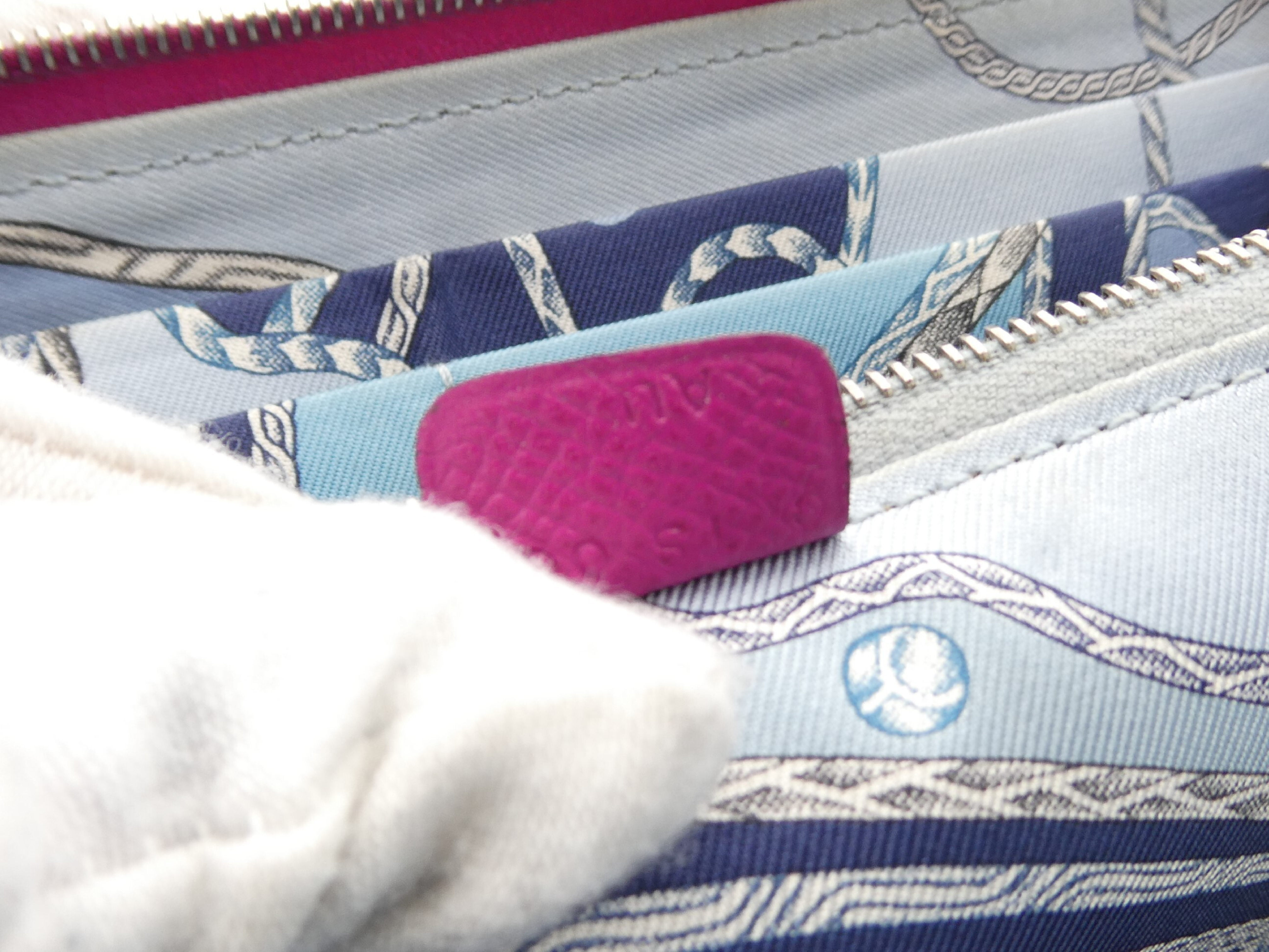Azap Long Silk In Wallet (with O stamp) — view 10
