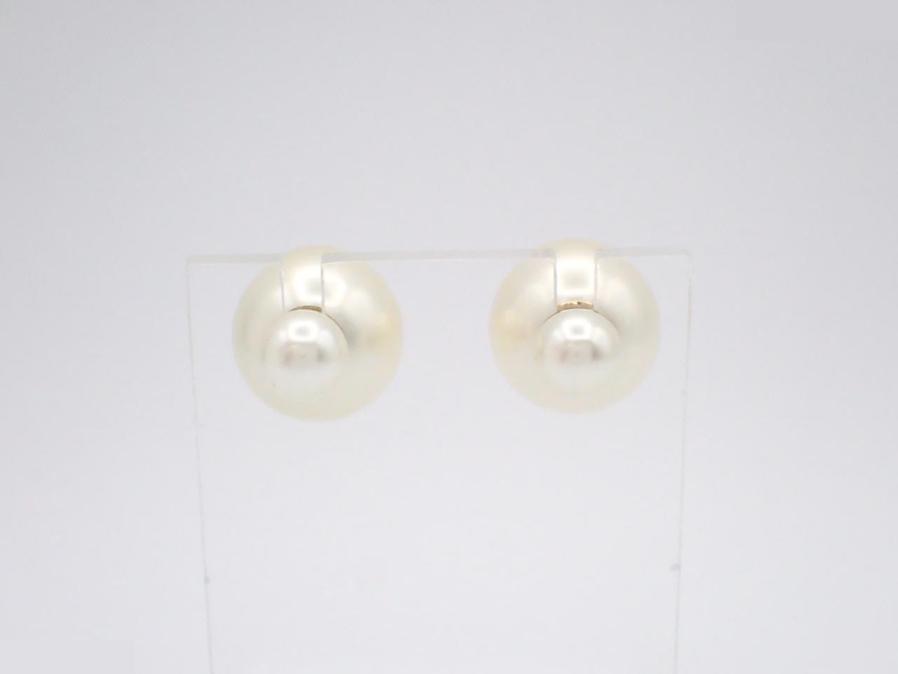 Pearl earrings