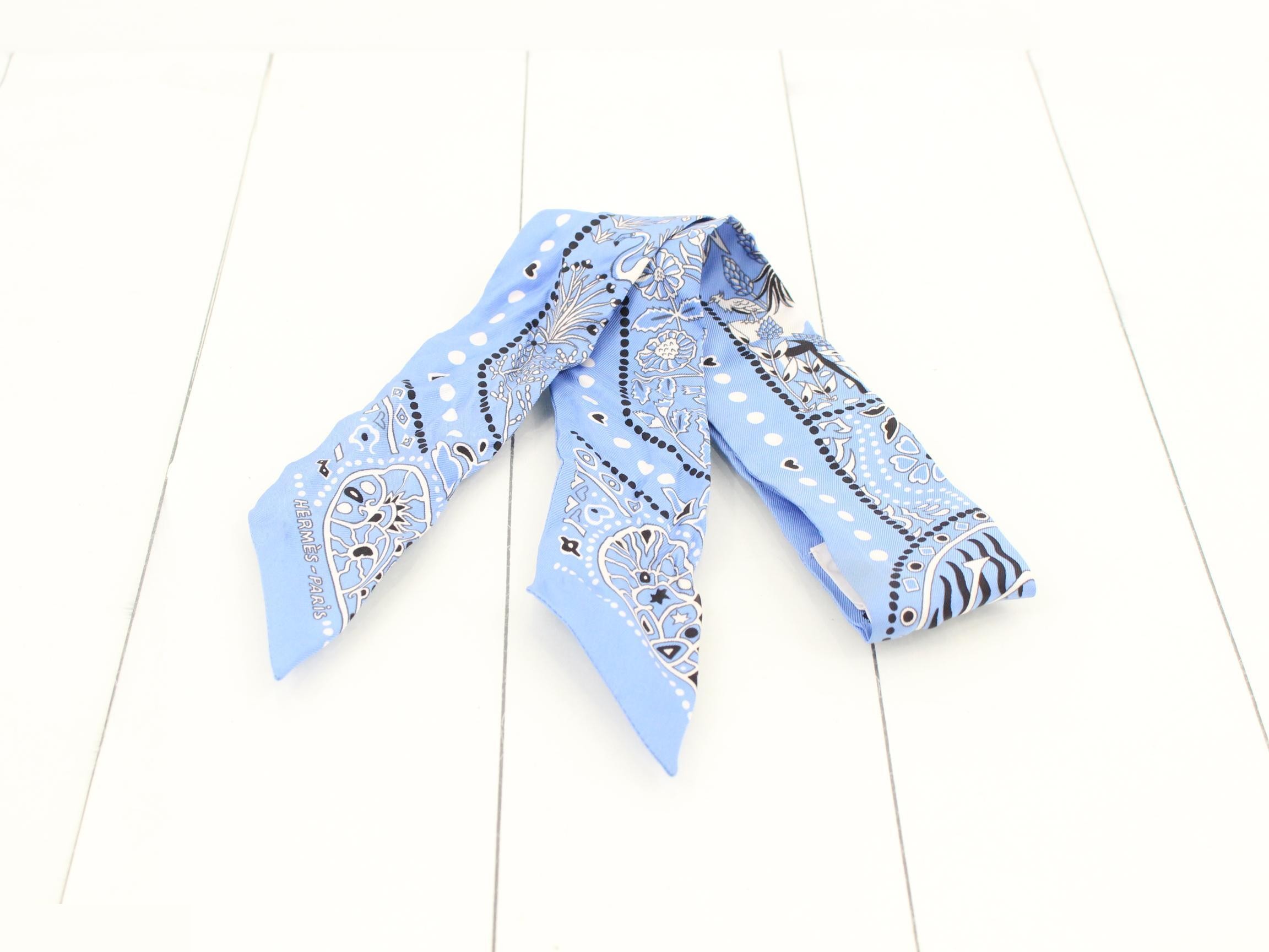 Silk Twilly, Light Blue — view 2