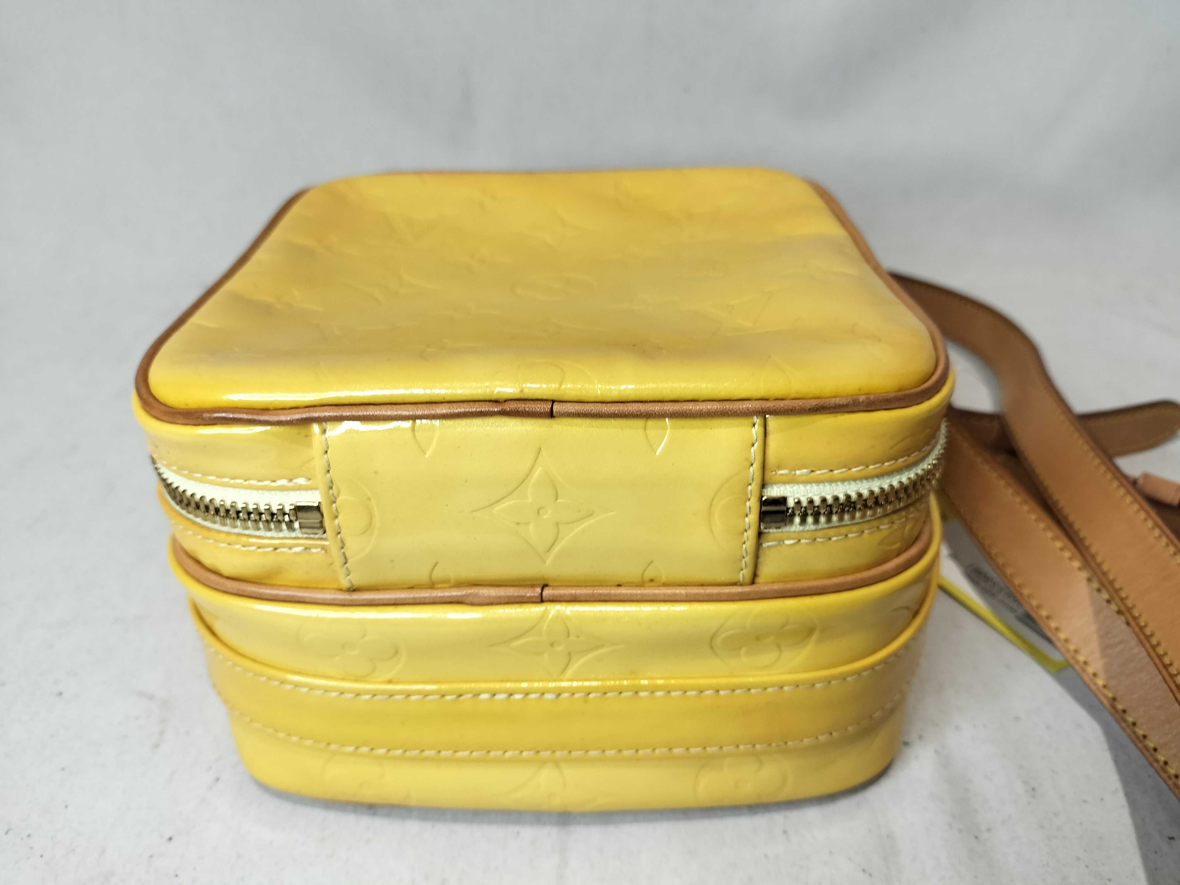 Vernis Worcester Shoulder Bag — view 7