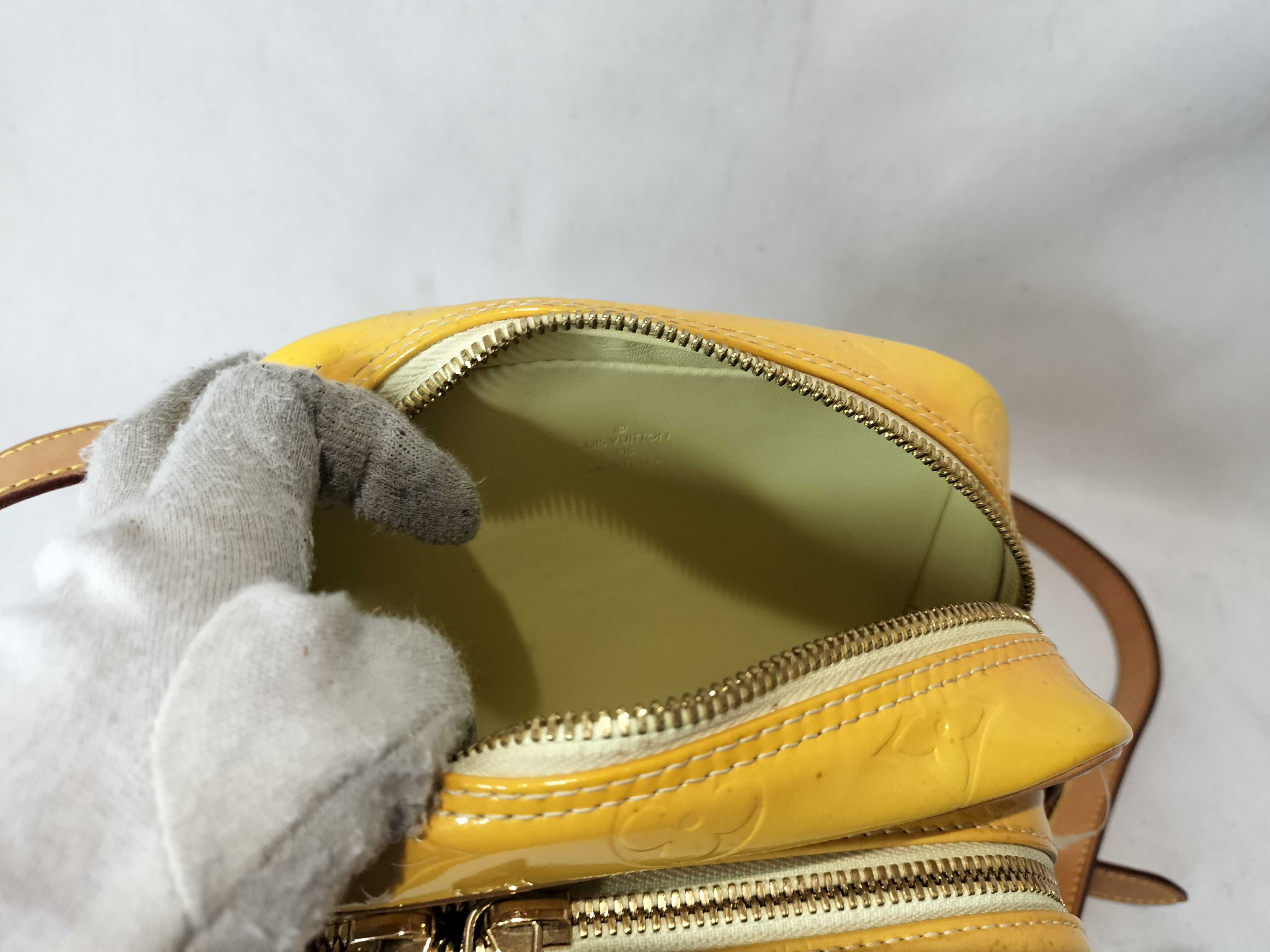 Vernis Worcester Shoulder Bag — view 9