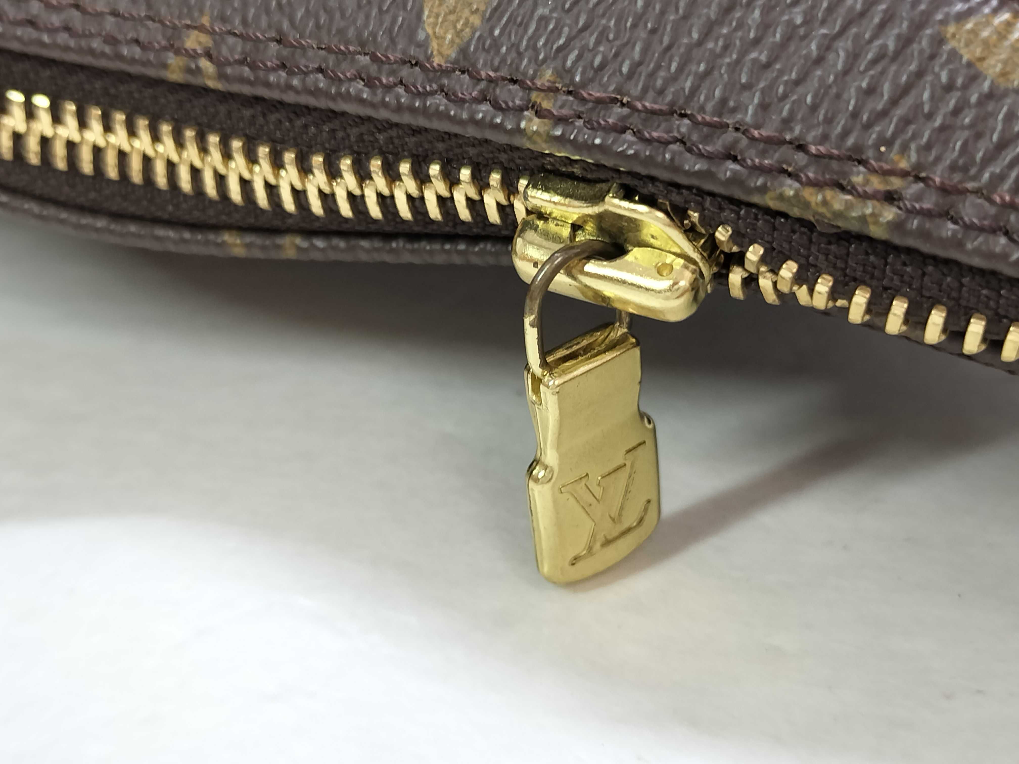 Monogram Louis Vuitton Monogram Boulogne 35 Shoulder Bag — view 14