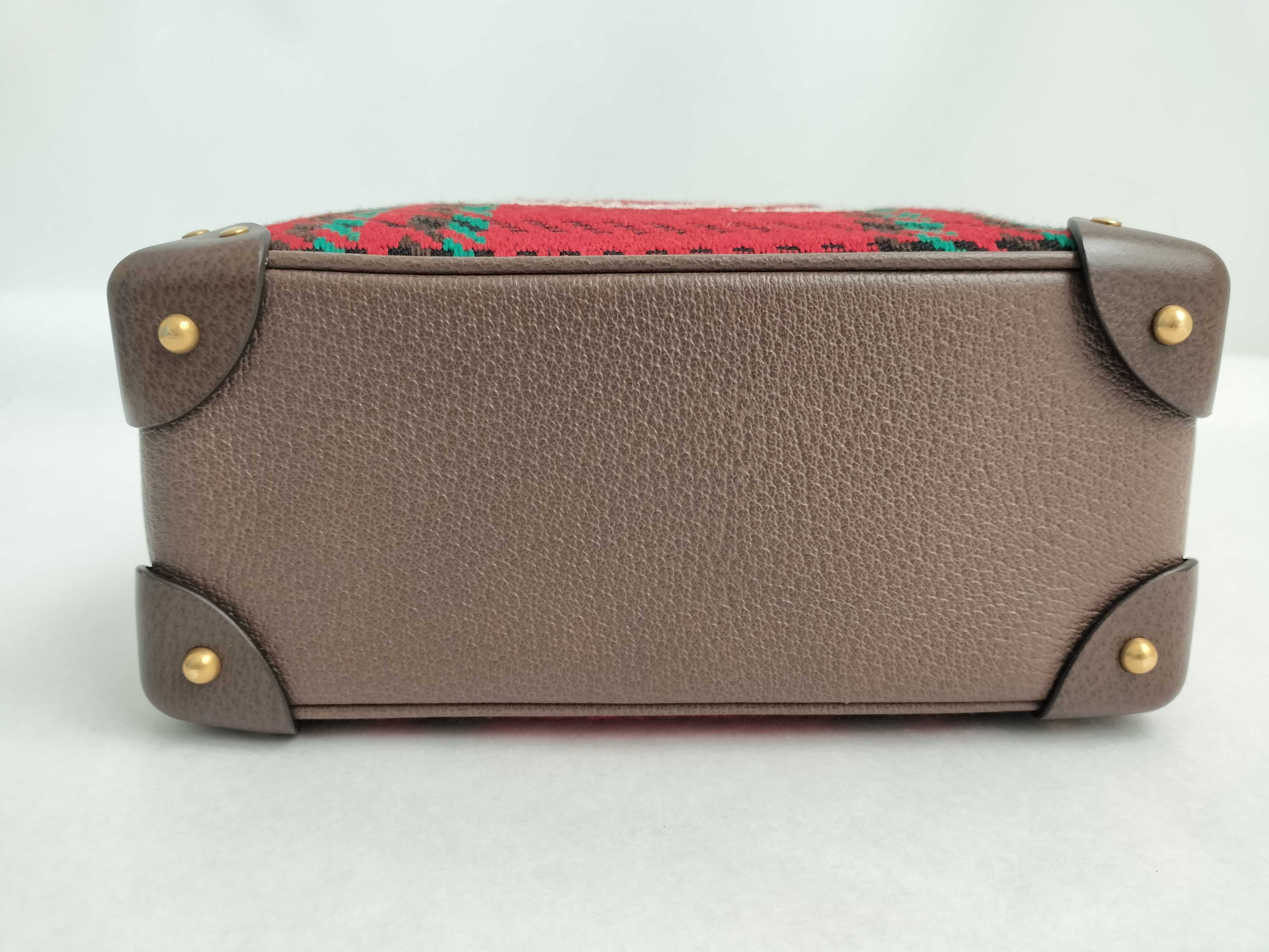 GG Sherry Line Shoulder Bag — view 8