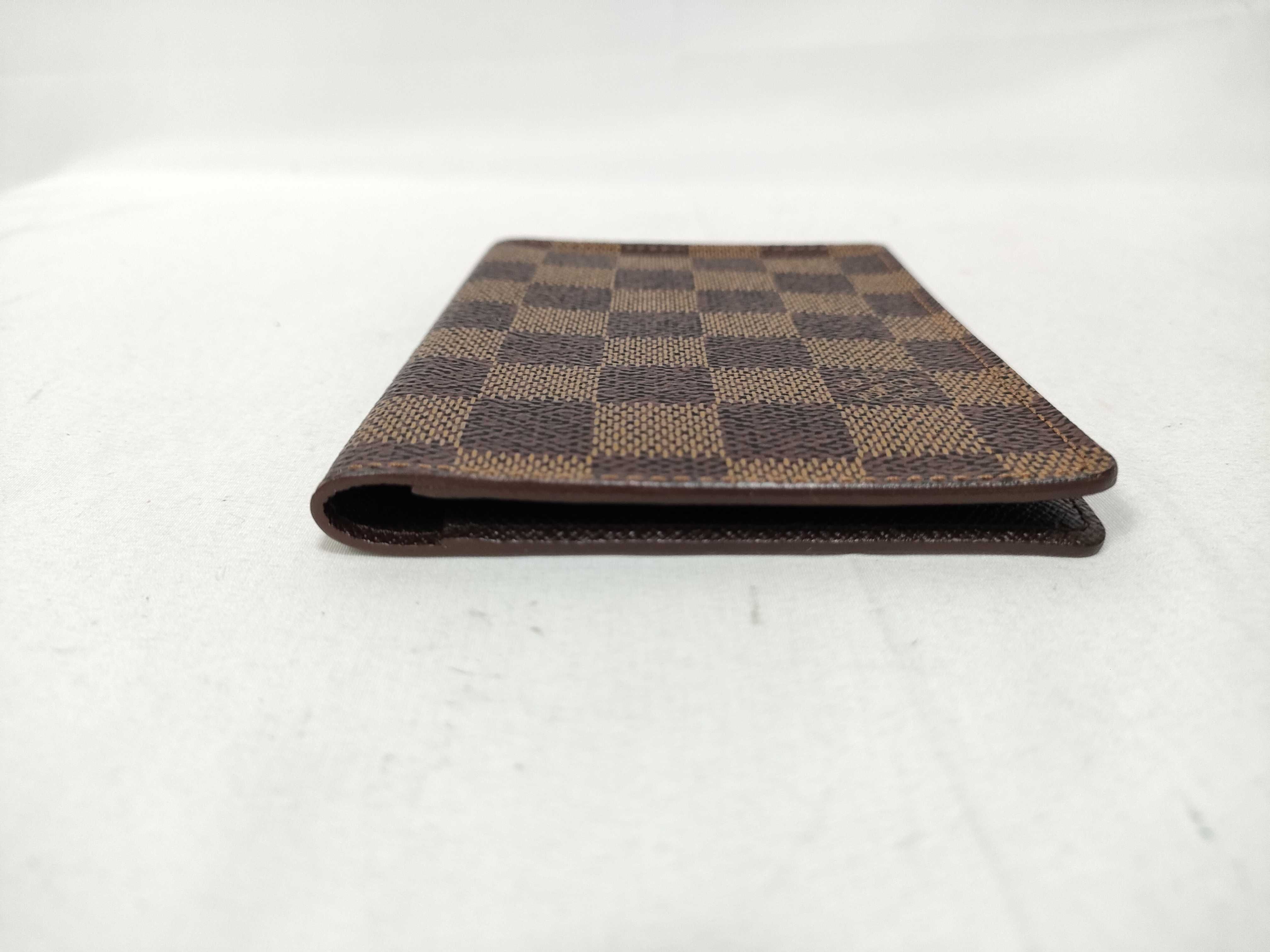 Damier Louis Vuitton Damier Couverture Passport Cover and other accessories — view 4