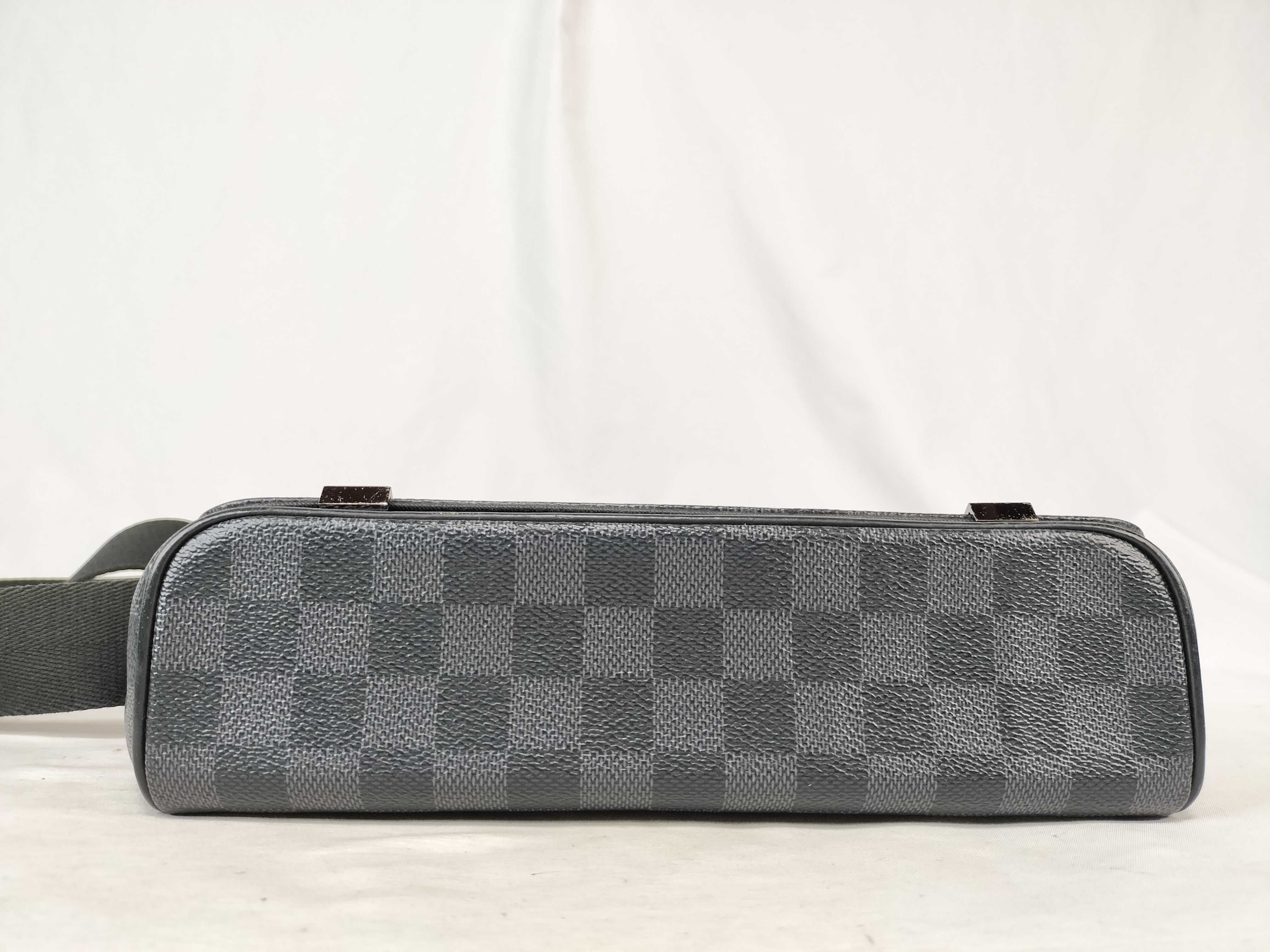 Damier Graphite LV Alps Damier Graphite District CA2178 Shoulder Bag — view 7