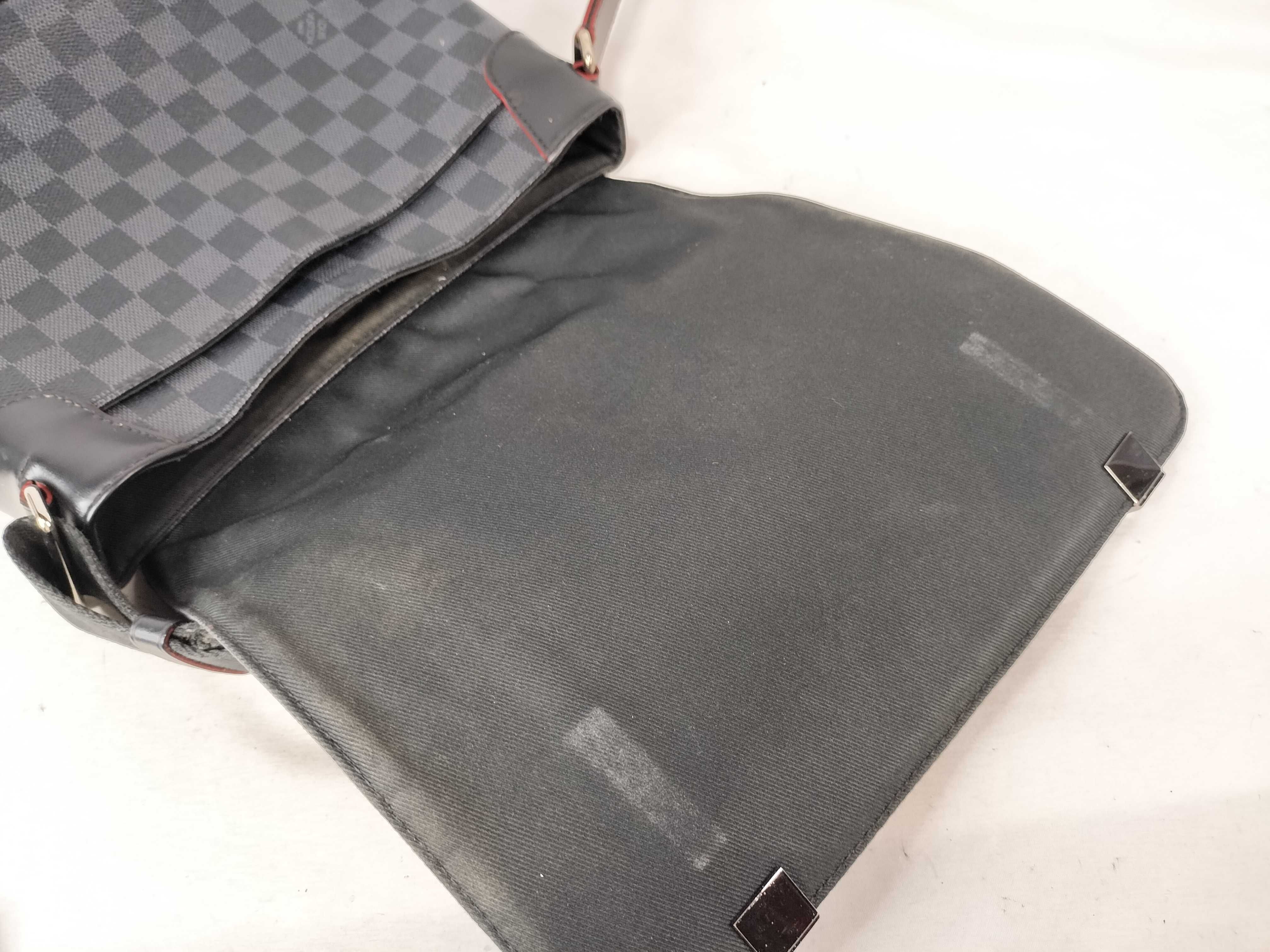 Damier Graphite LV Alps Damier Graphite District CA2178 Shoulder Bag — view 8