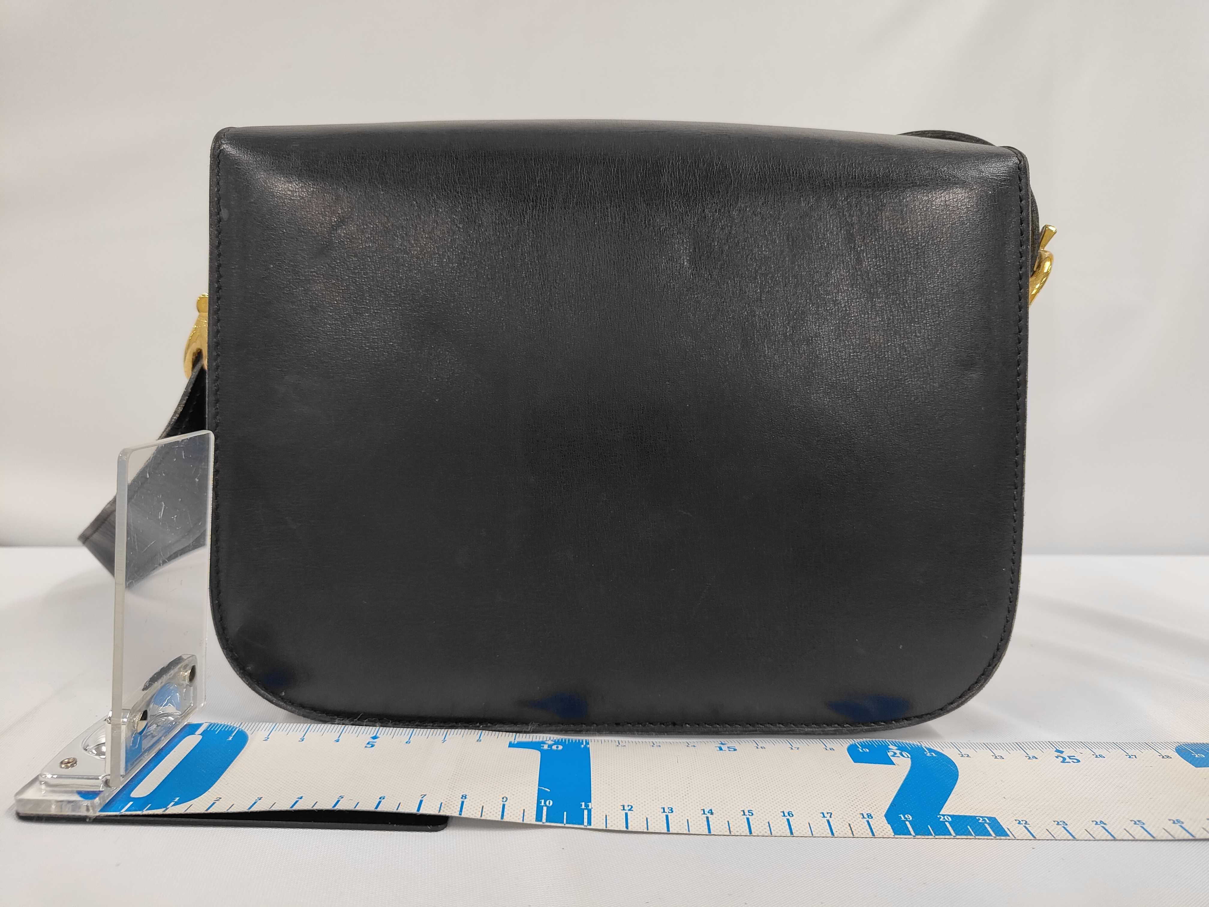 Shoulder Bag, Leather, Black, Horse Carriage Hardware, Gold Shoulder Bag — view 2