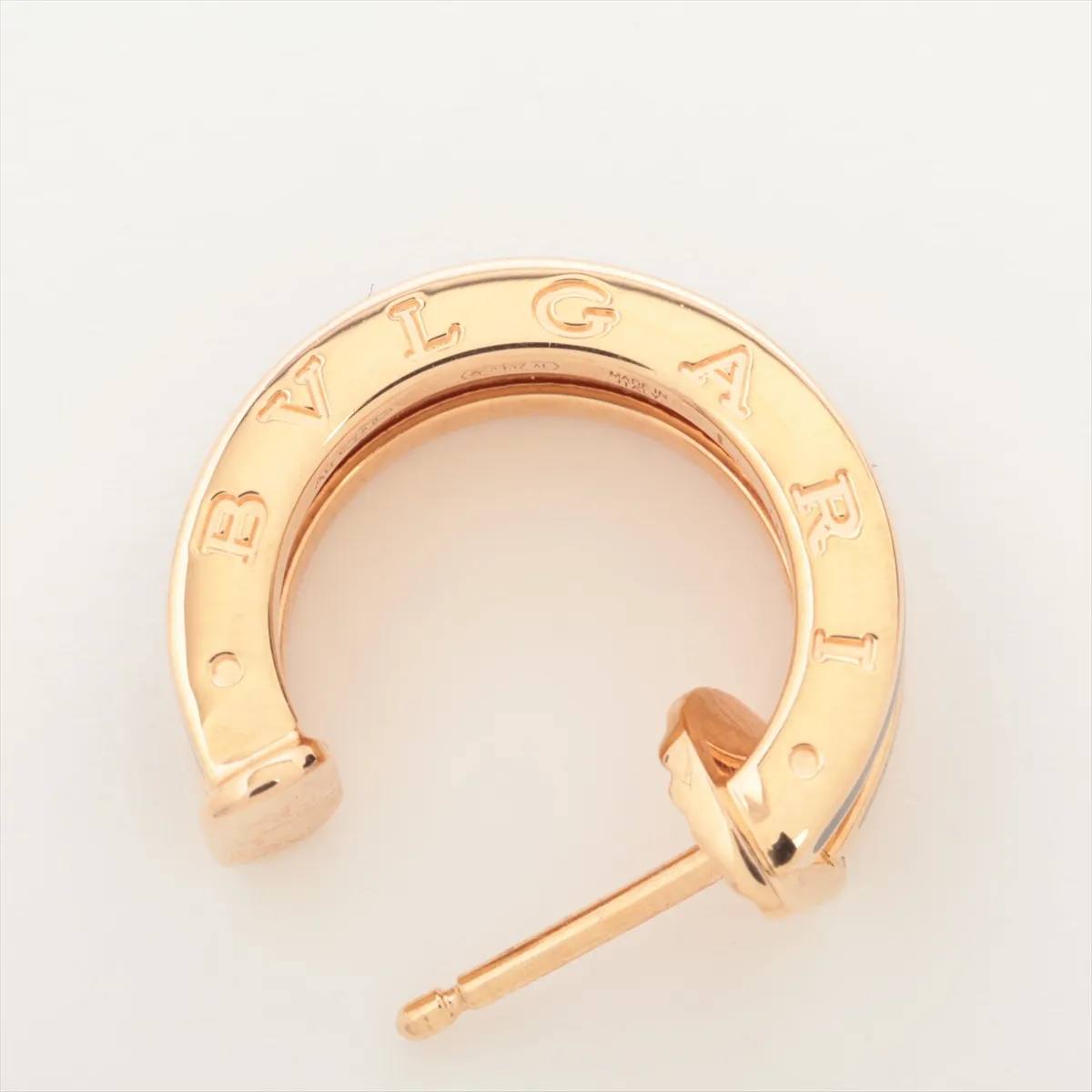 B.zero1 Rock Earrings, 750 (PG) x Ceramic, 9.3g, TTC 6mm, loose backing, 357567, QR code scannable, accessory sticker attached. — view 5