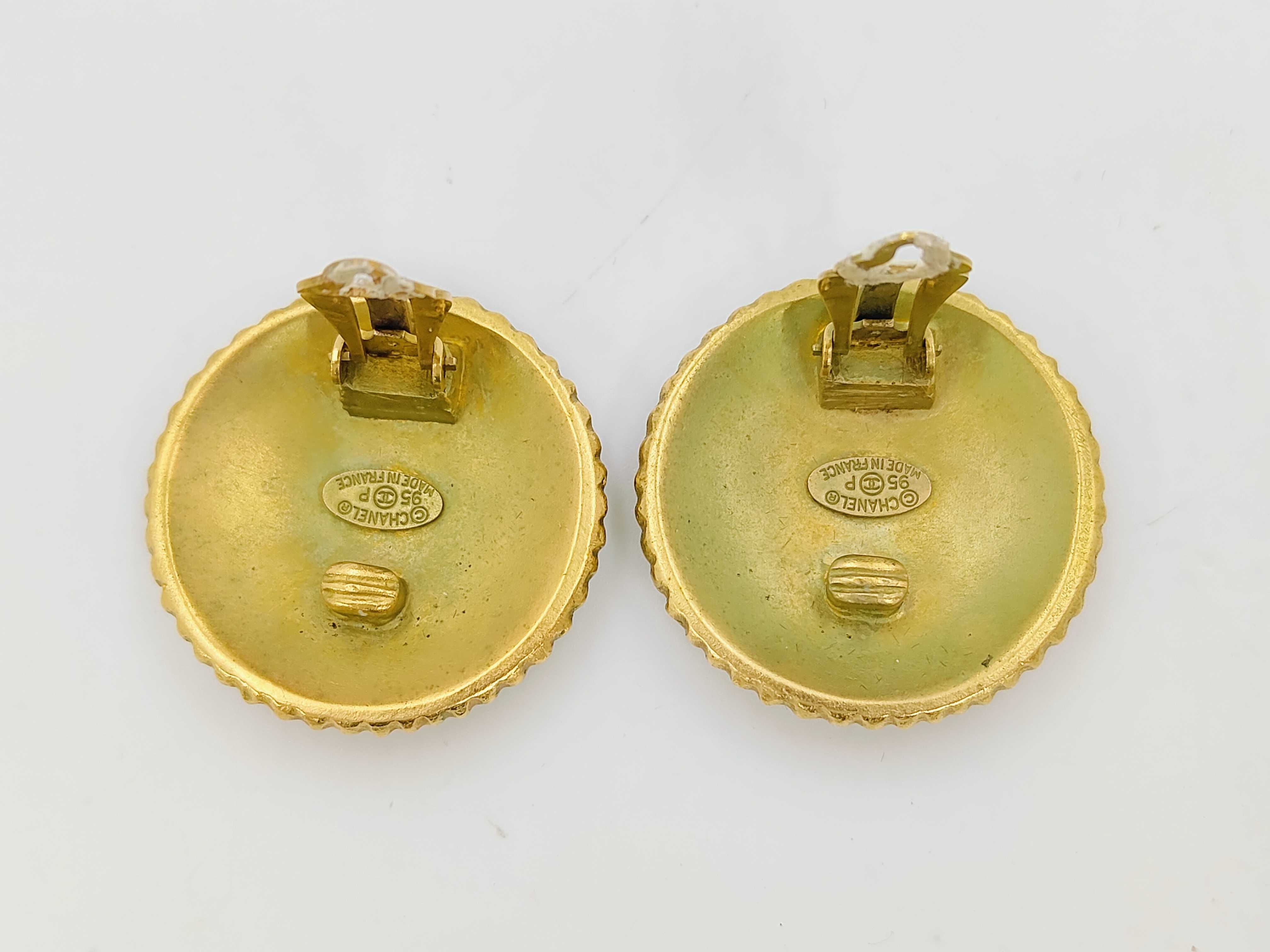 Round Earrings 95P Earrings — view 2