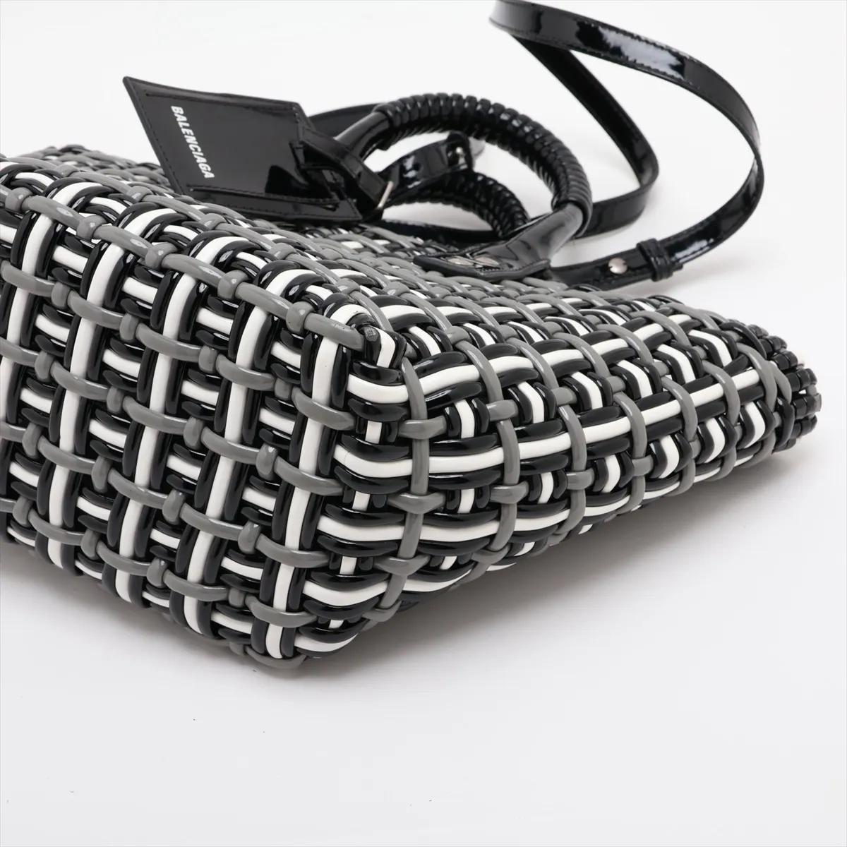 Bistro Basket Bag XS Patent Leather 2-Way Handbag Black x White 671342 — view 3
