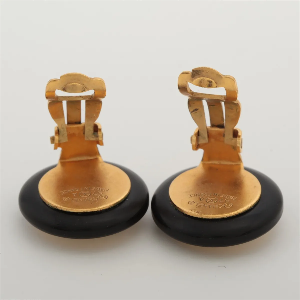 Cocomark 97A Earrings (for both ears) GP Black x Gold — view 4