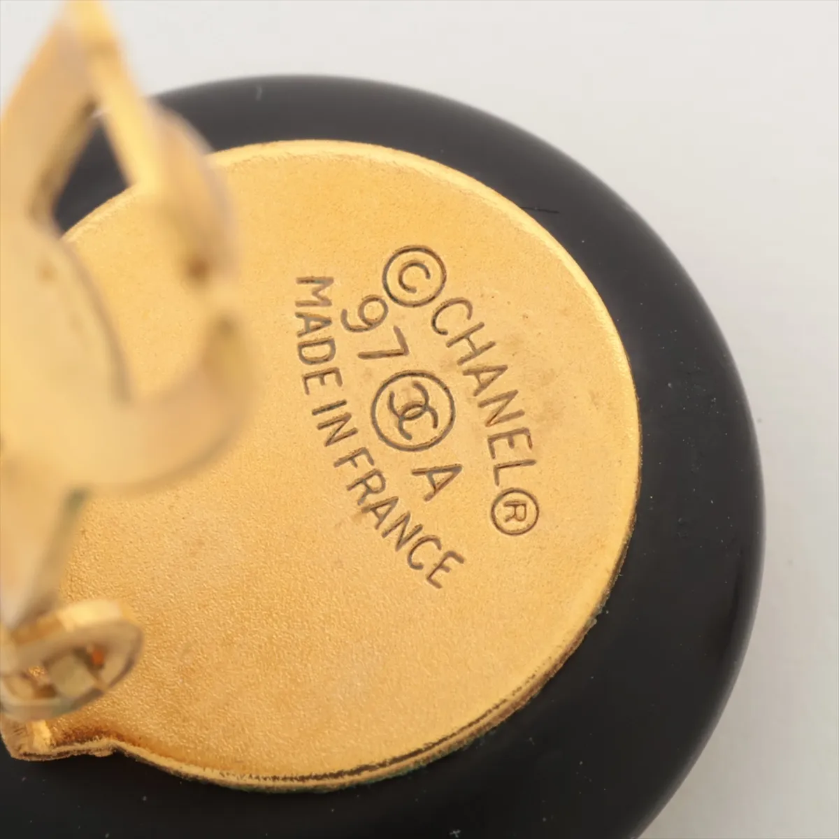 Cocomark 97A Earrings (for both ears) GP Black x Gold — view 5