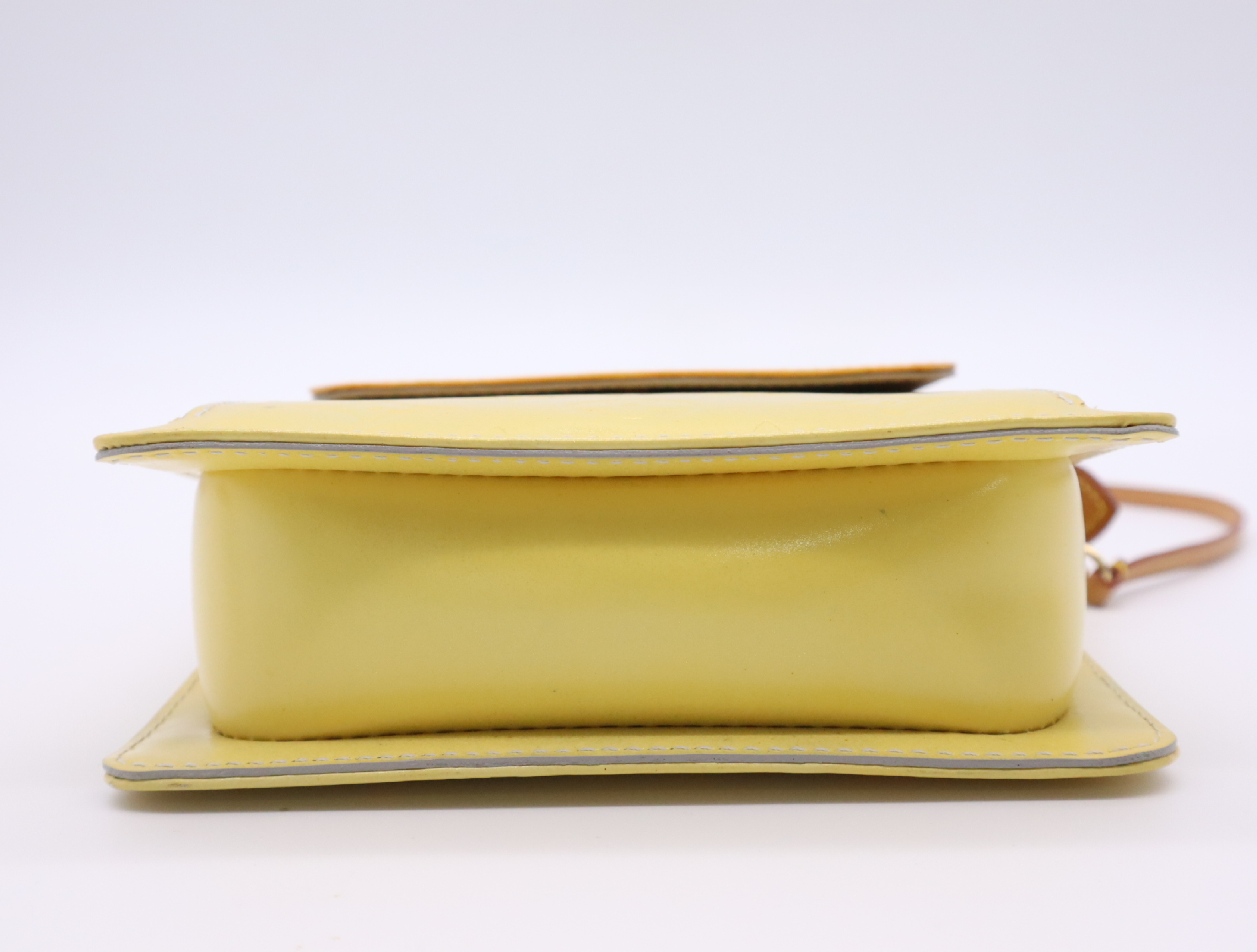 M91224 Vernis Mott Lavande Shoulder Bag with Shoulder Strap — view 4