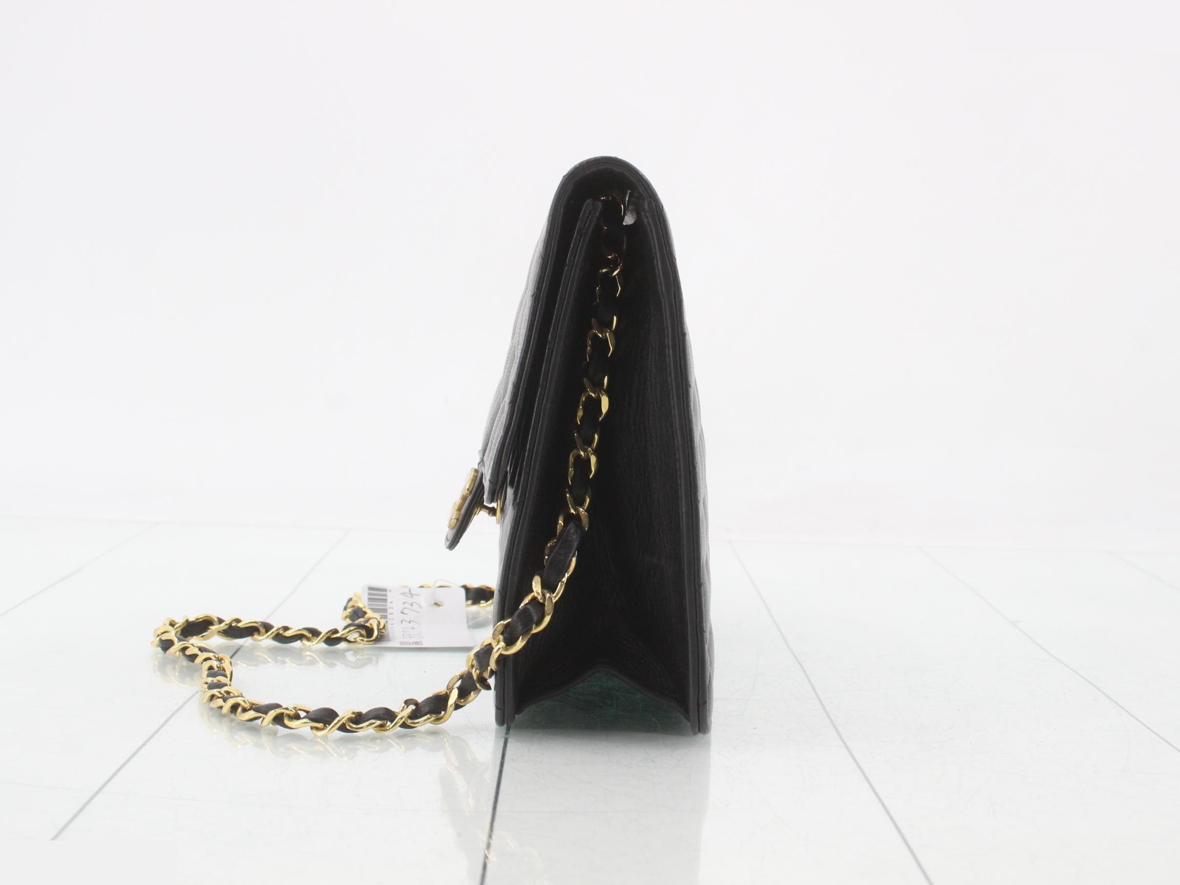 Matelassé (Bag) - Shoulder Bag - Push Lock — view 3