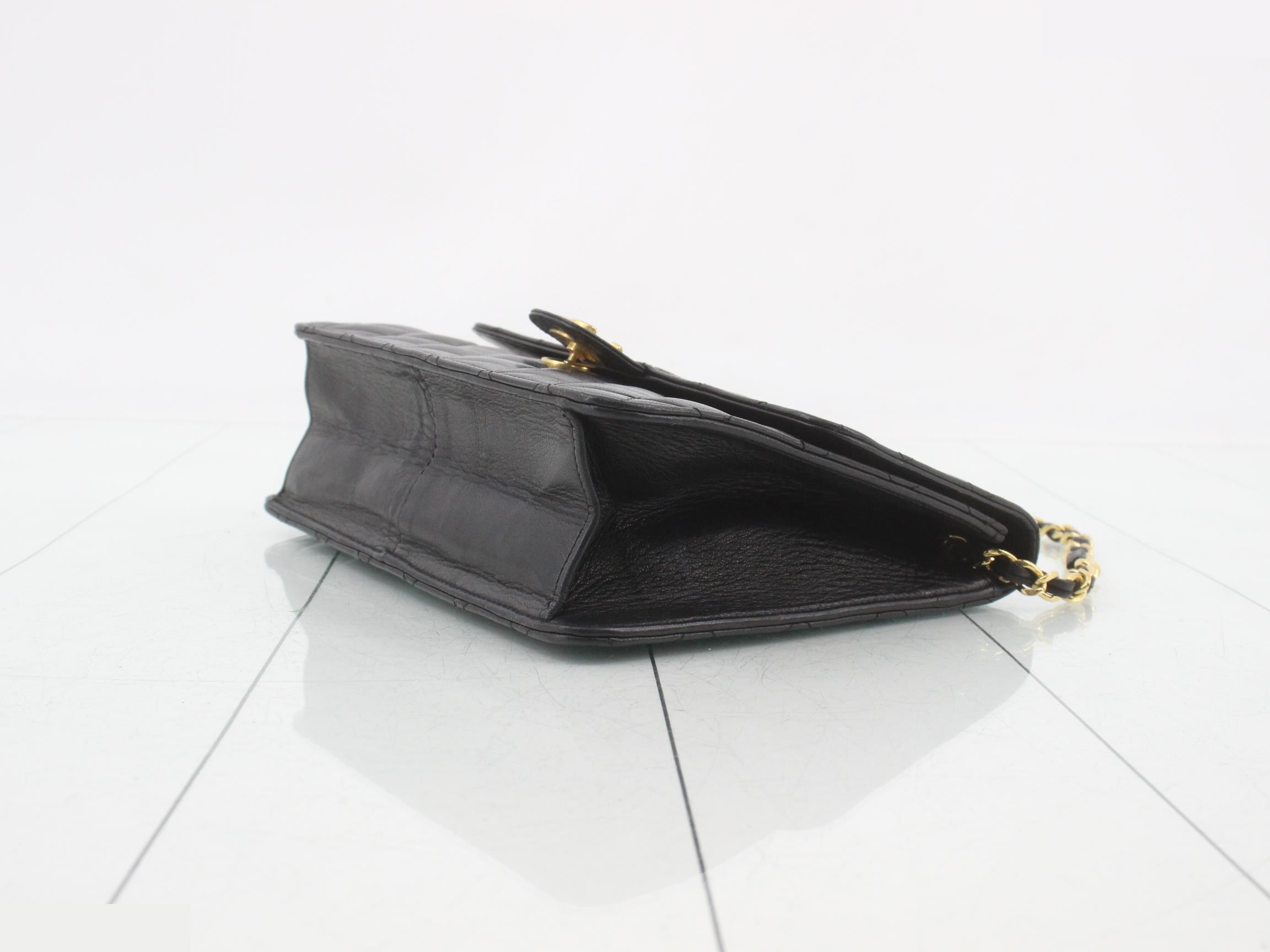 Matelassé (Bag) - Shoulder Bag - Push Lock — view 6
