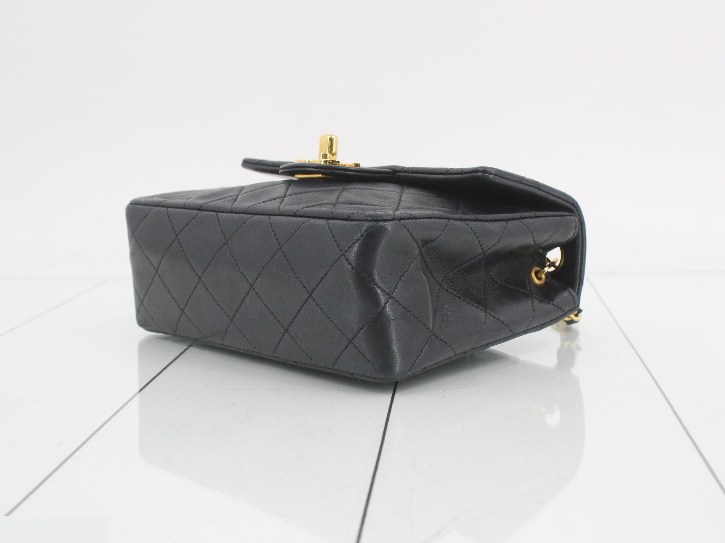 Matelassé (bag) - Chain shoulder bag, lambskin, turn-lock closure — view 6