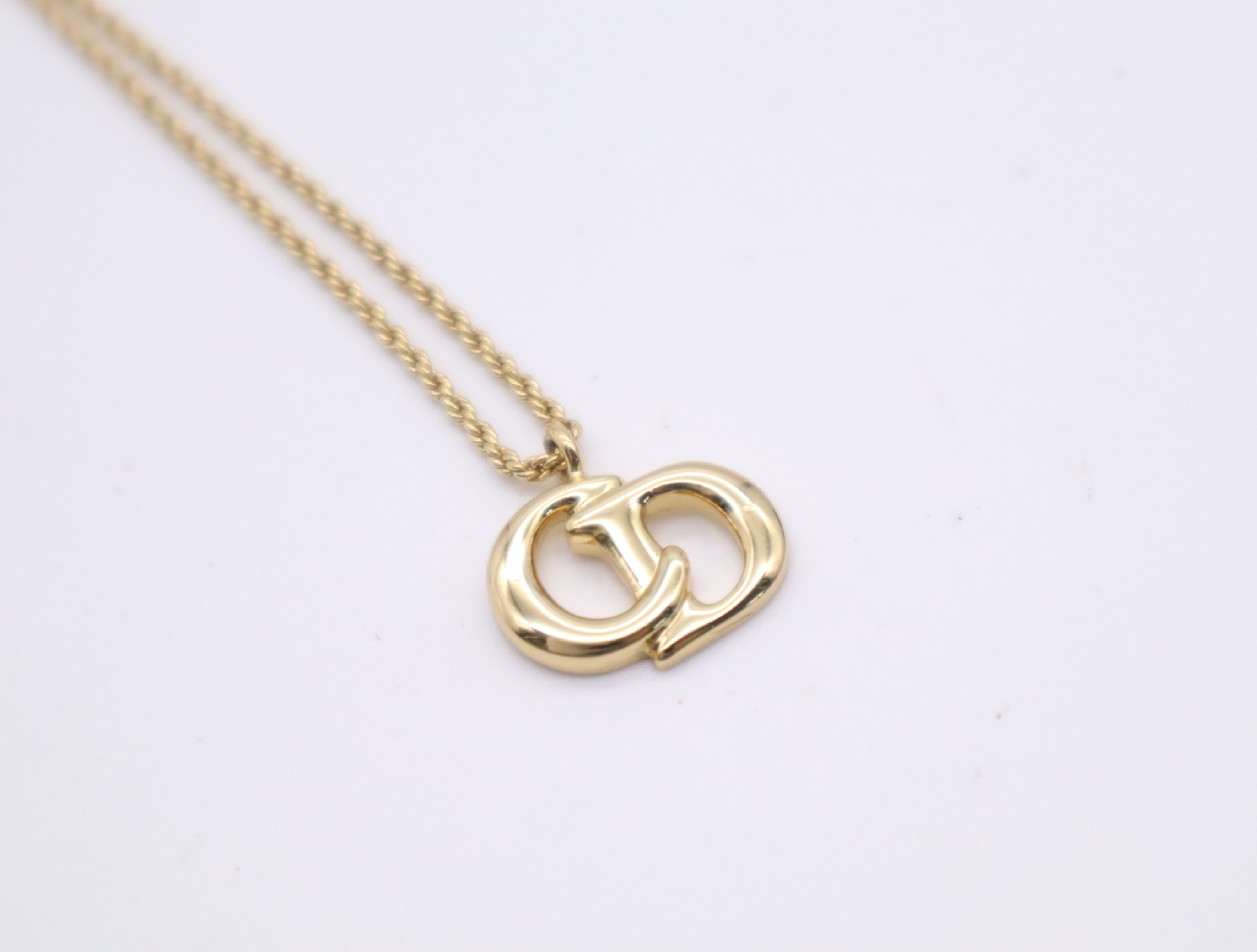 GPCD logo twist chain necklace with box. — view 3
