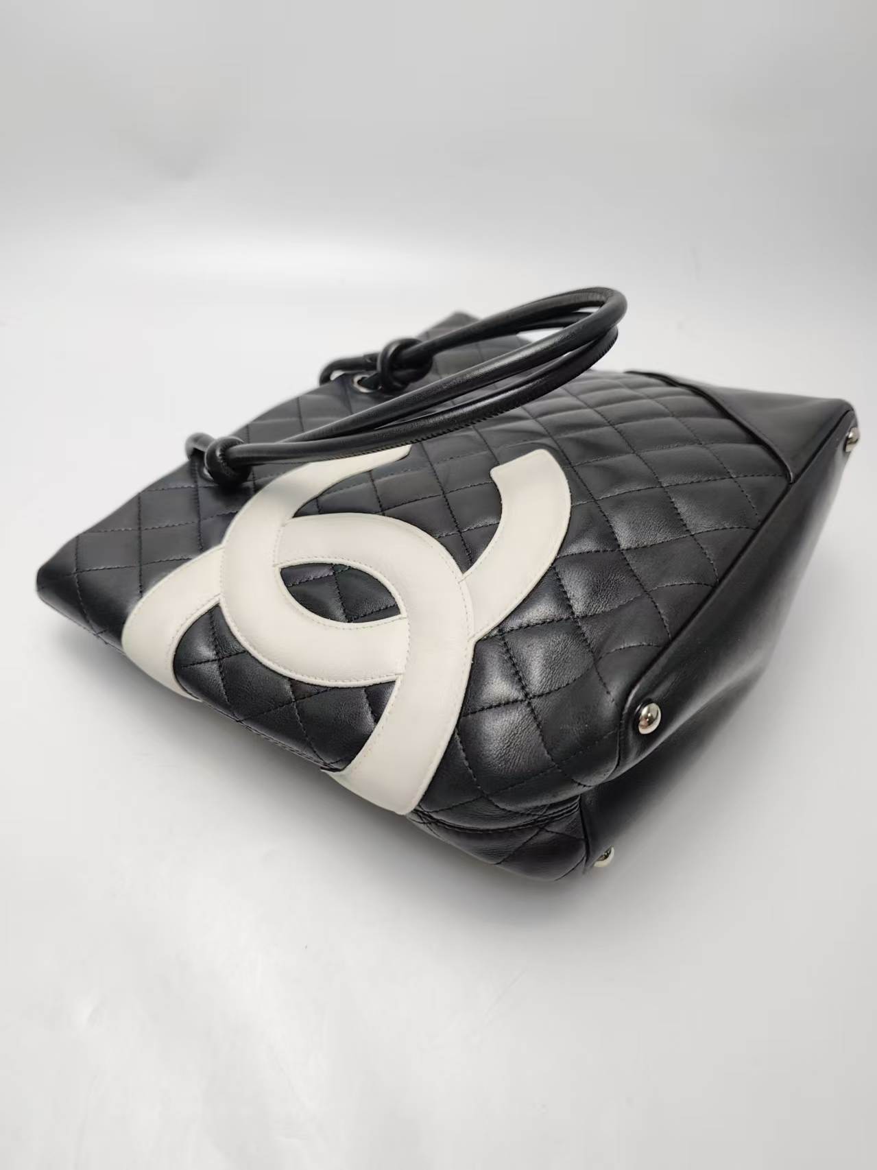 【*Shipped from: China*】CHANEL Cambon Leather No.10 Handbag — view 4