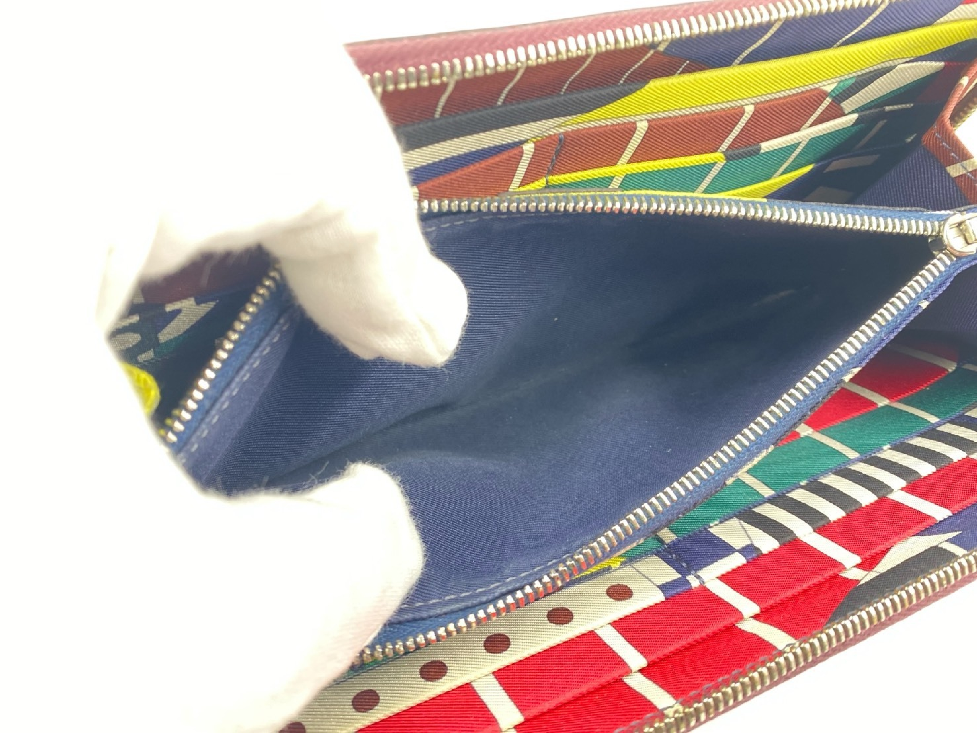 Azap Long Silk In Veau Epsom Round Zip Wallet Bordeaux Silver Hardware A: 2017 Wallet — view 8
