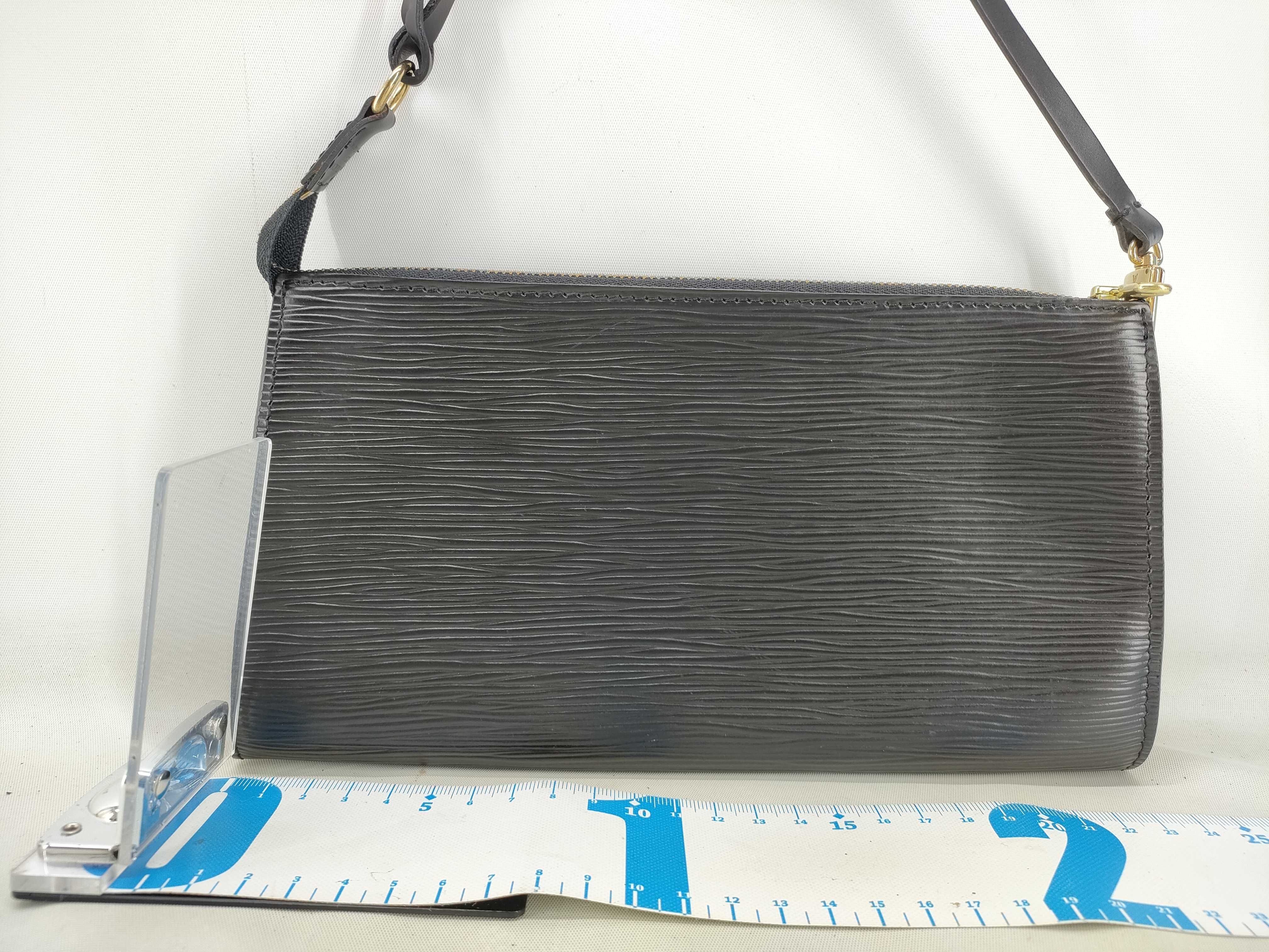 Epi Leather Pochette Accessoires Noir M52942 AR0999 Handbag — view 2