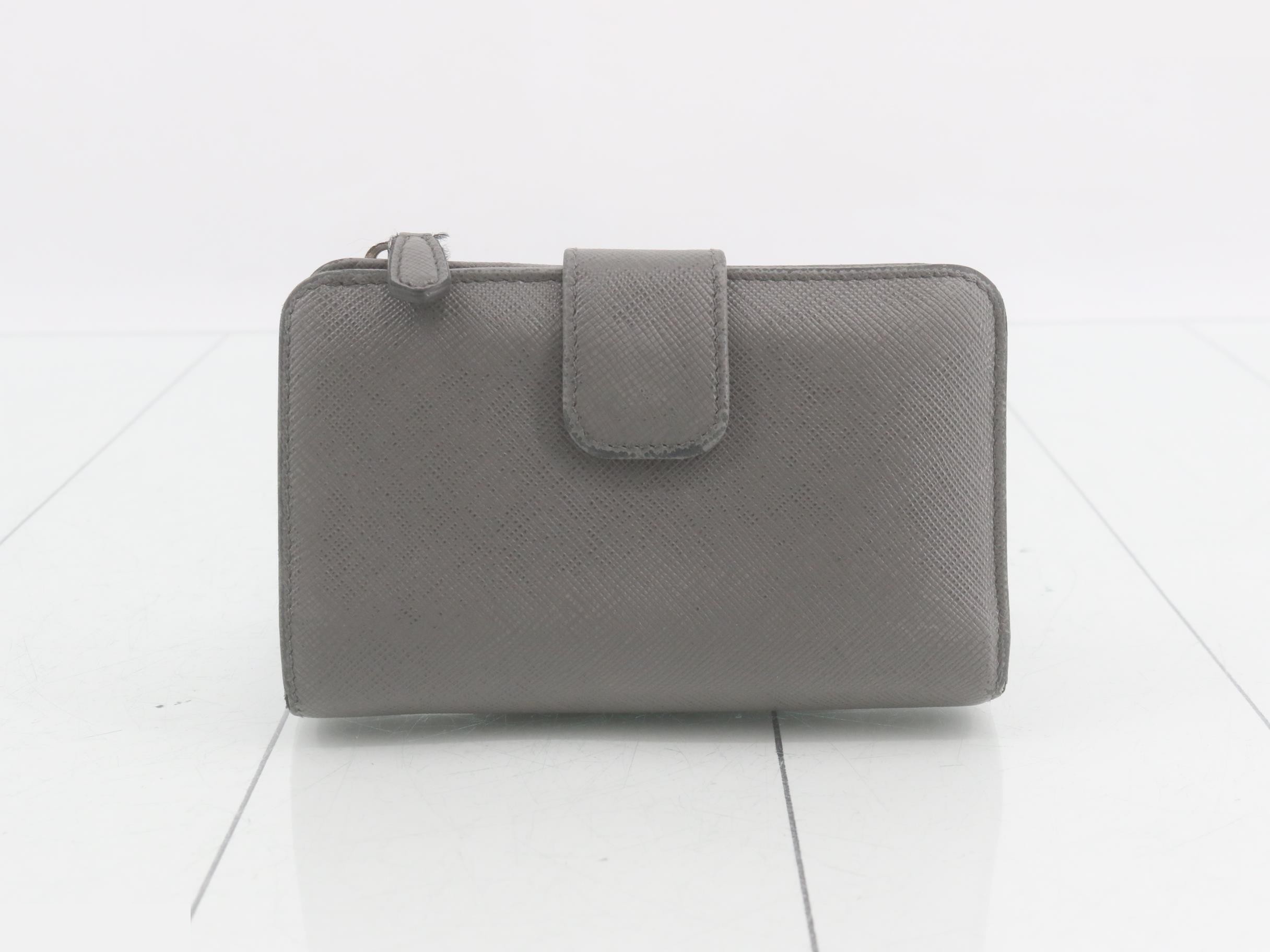 wallet — view 2