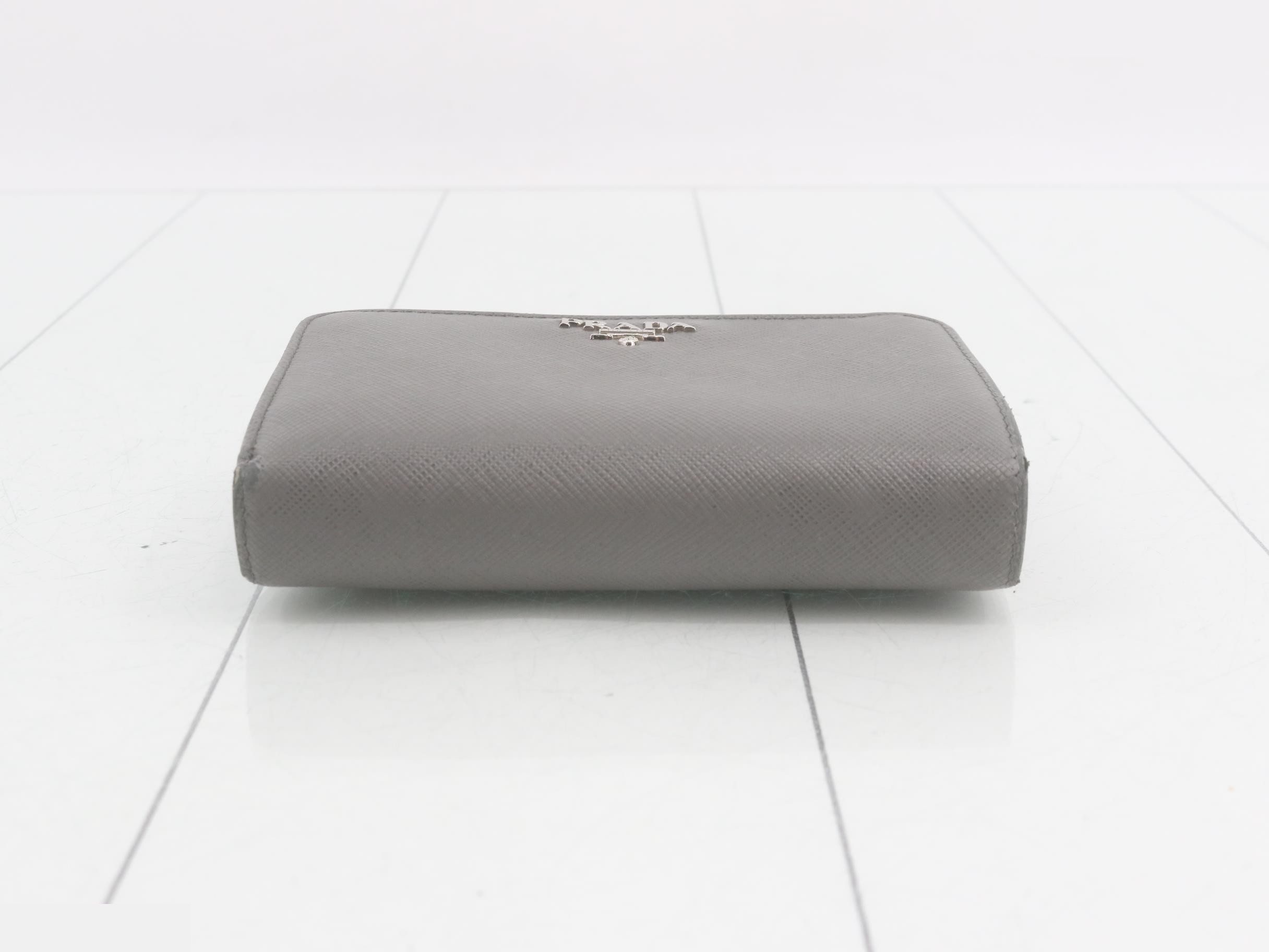wallet — view 3