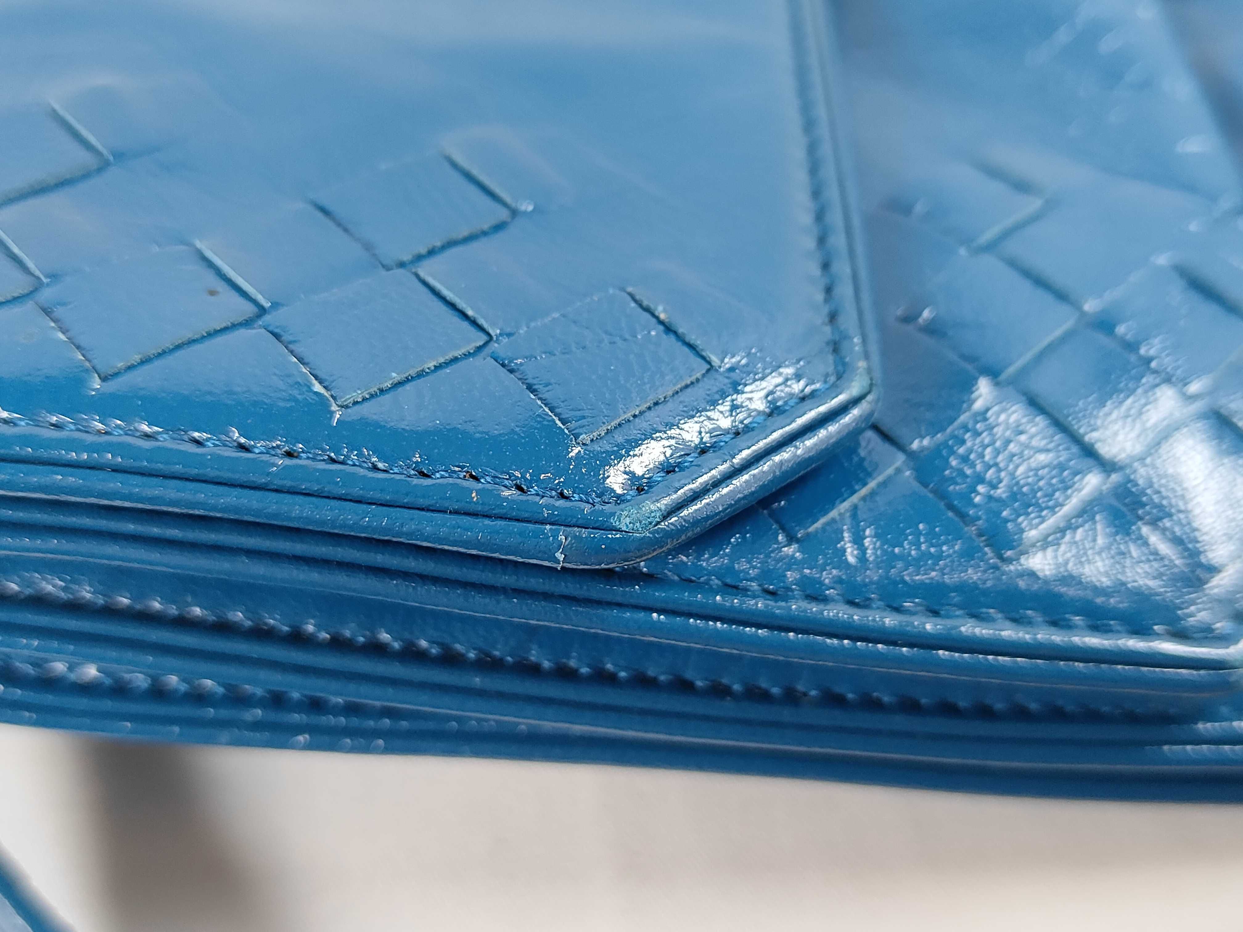 Intrecciato Leather Shoulder Bag — view 15