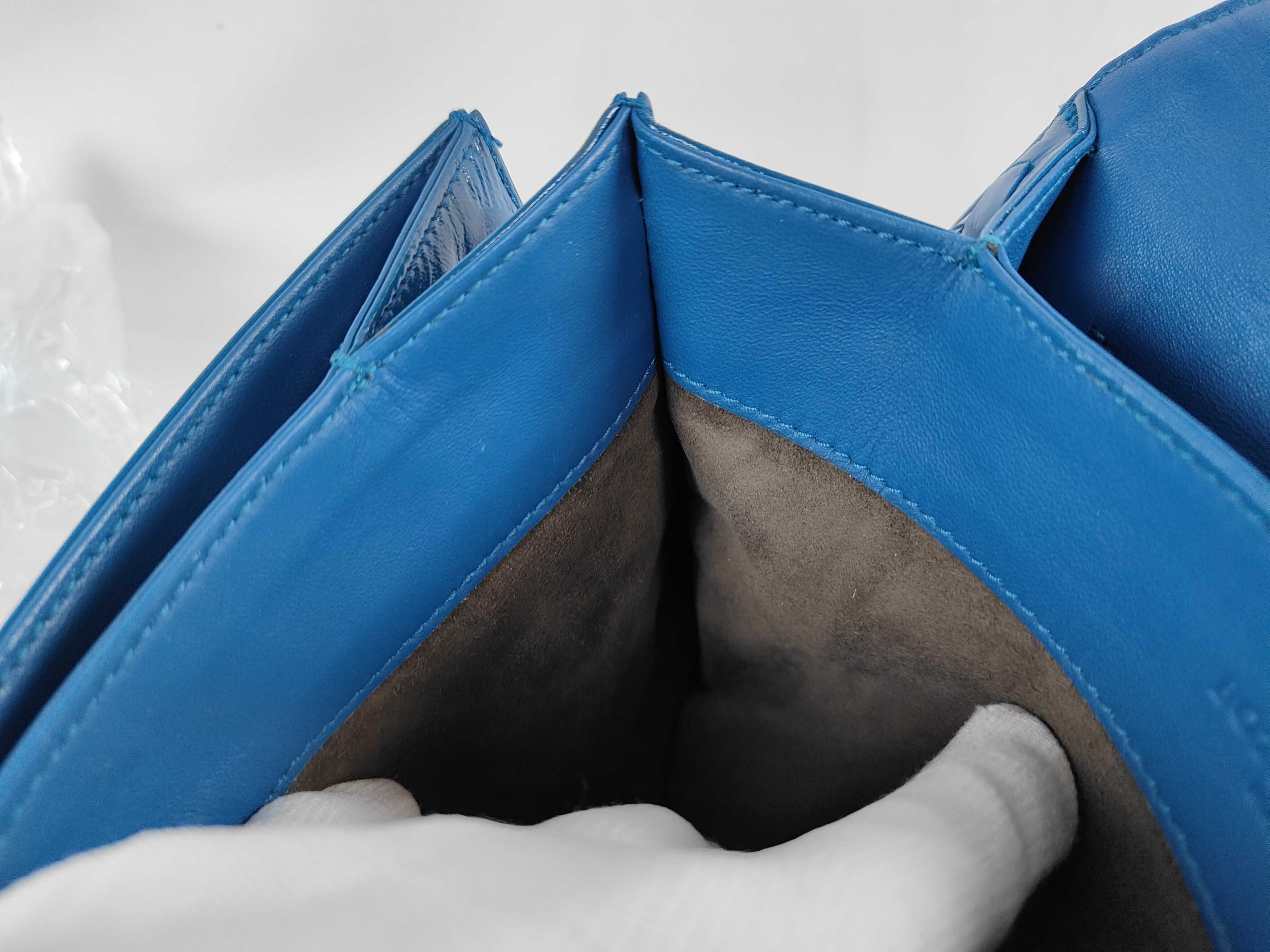Intrecciato Leather Shoulder Bag — view 9