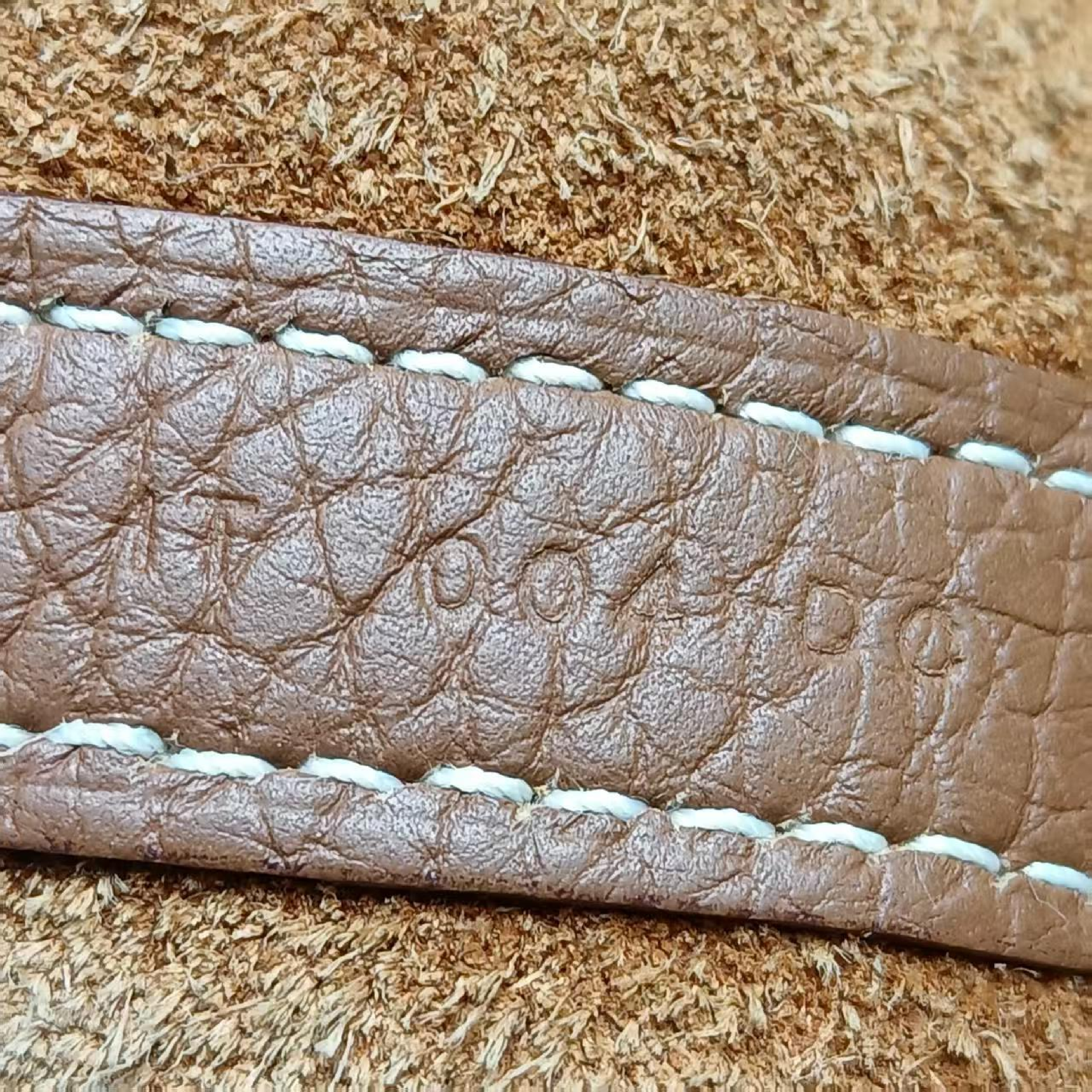 Picotan Cowhide Handbag Z-engraved Handbag — view 11