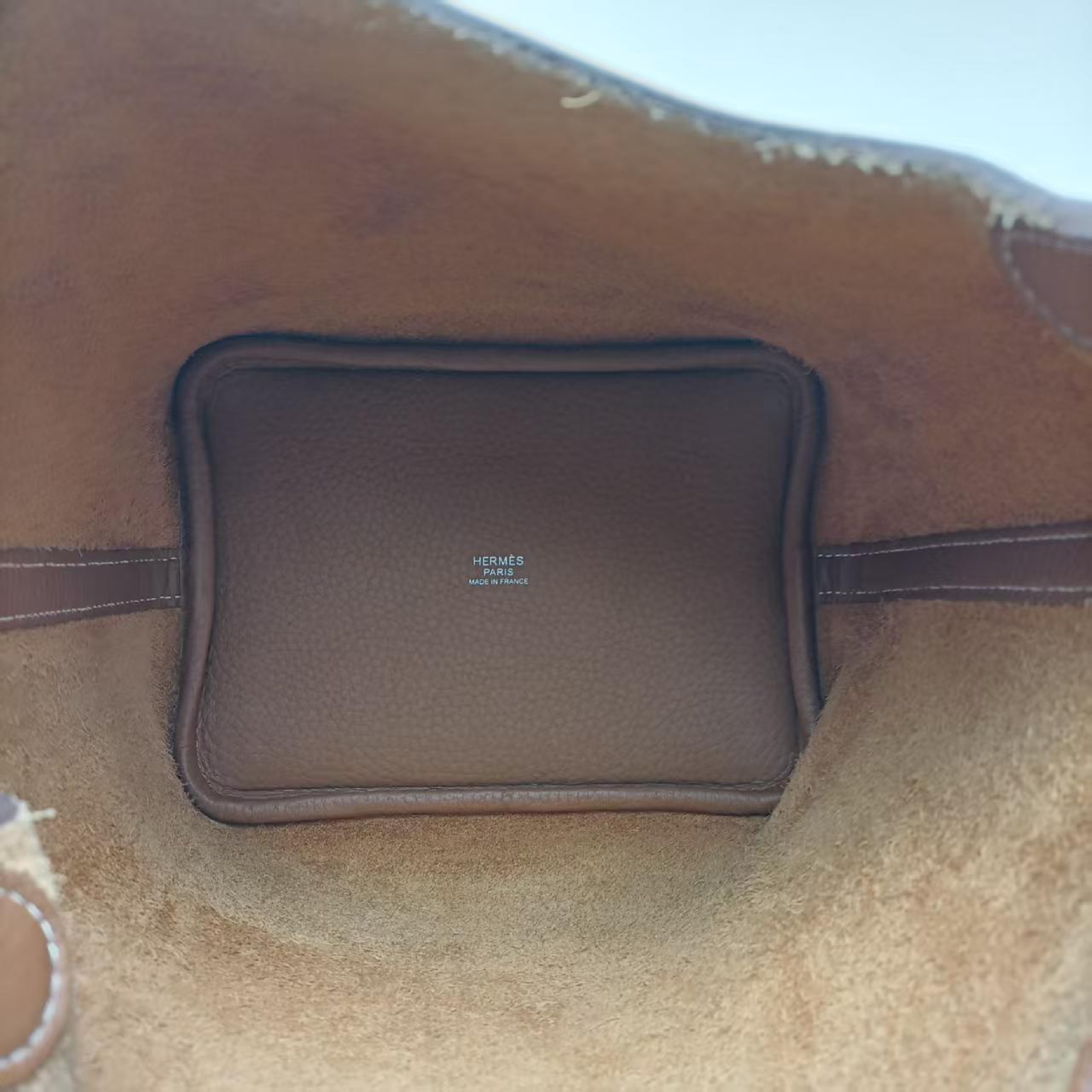 Picotan Cowhide Handbag Z-engraved Handbag — view 9