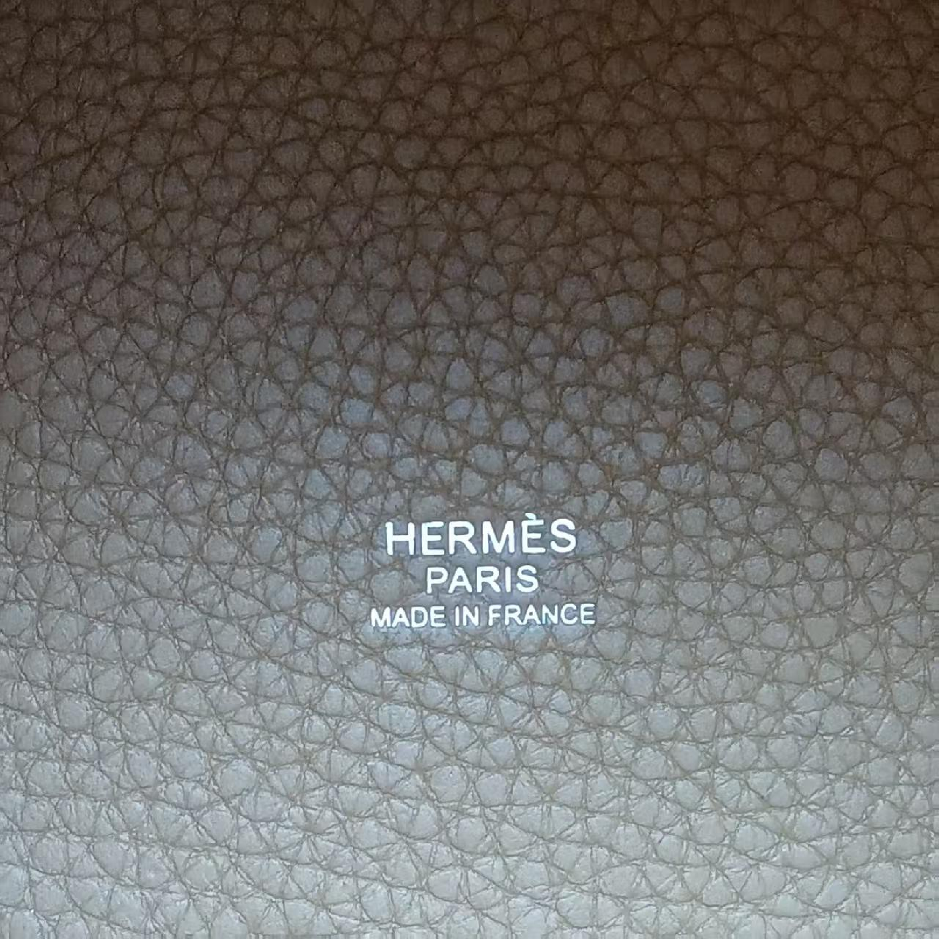 Picotan Cowhide Handbag Z-engraved Handbag — view 10