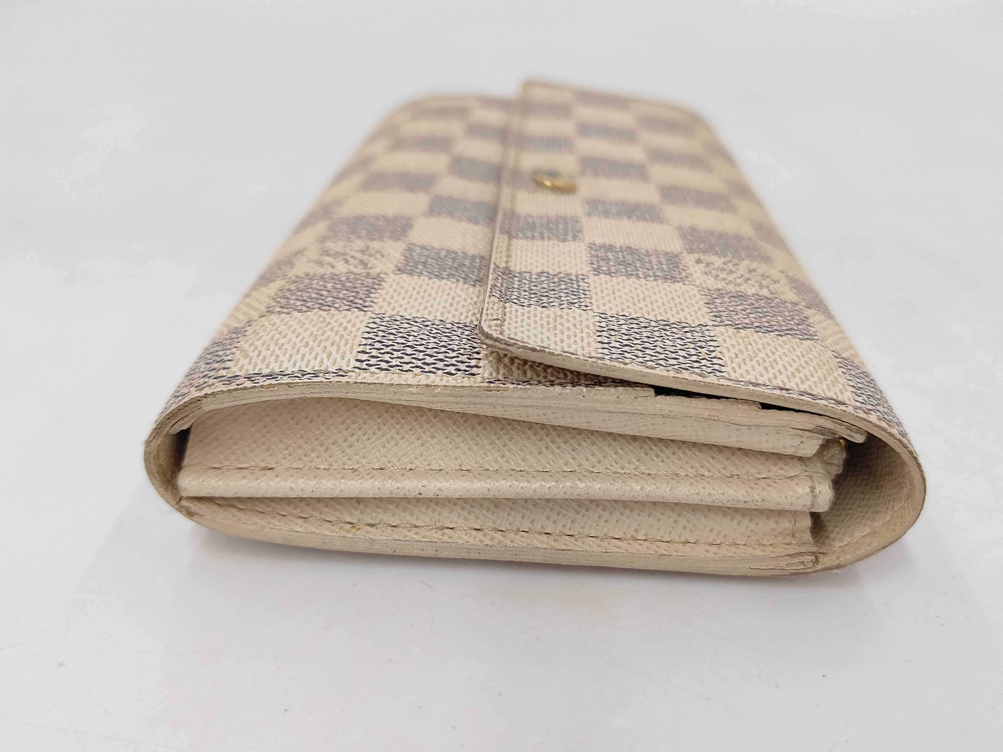 wallet — view 4