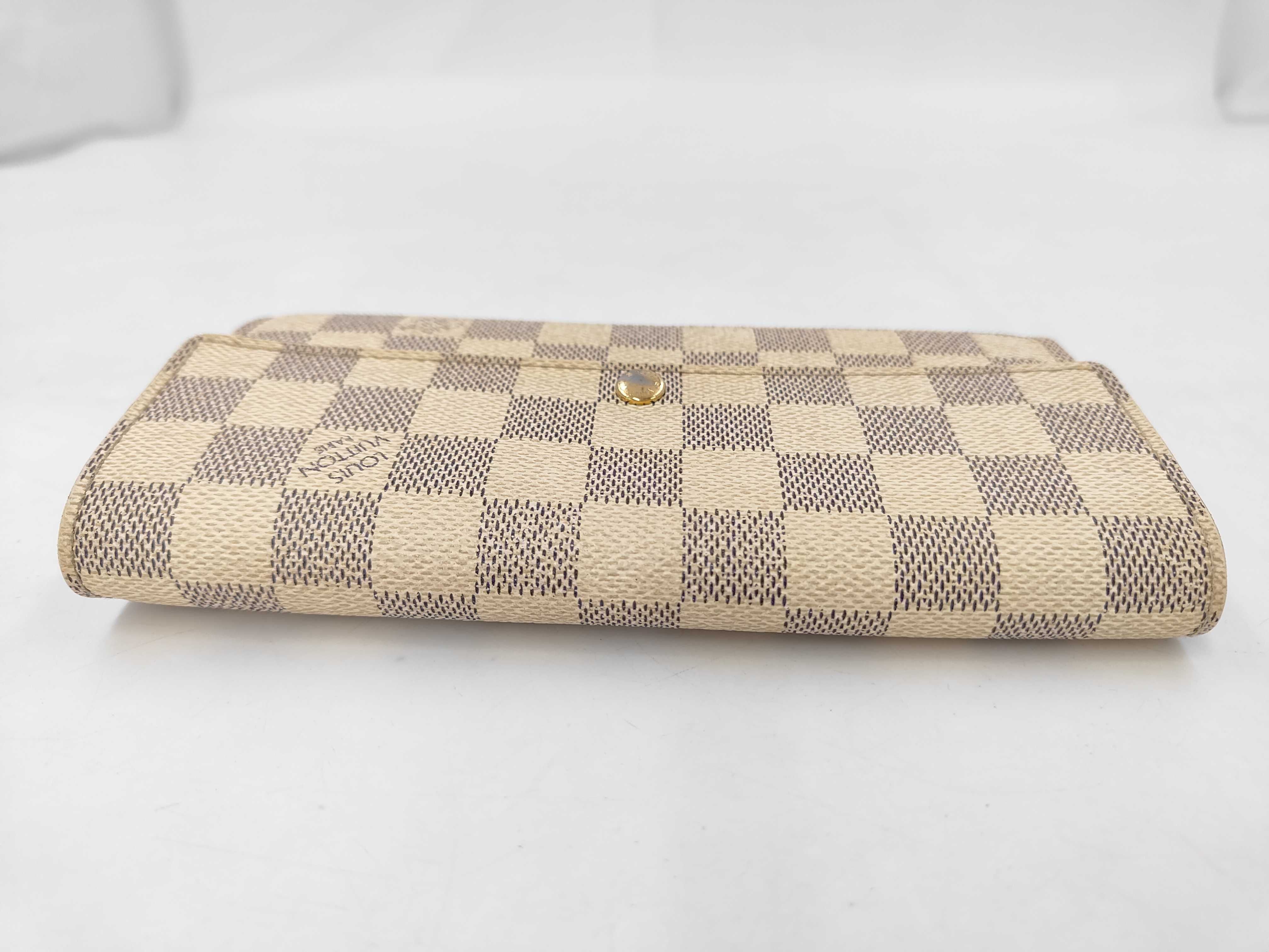 wallet — view 5
